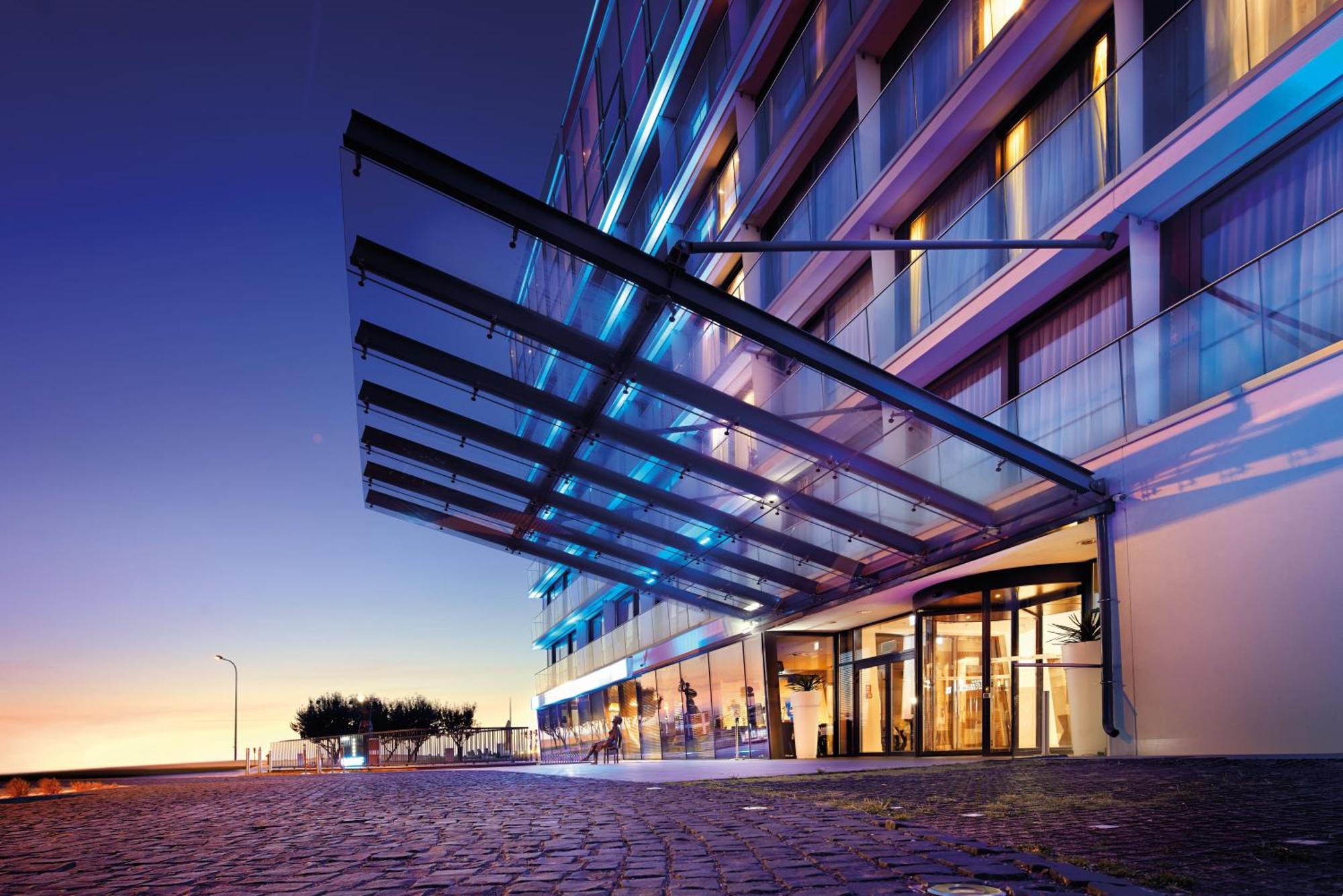 9. Marine Hotel