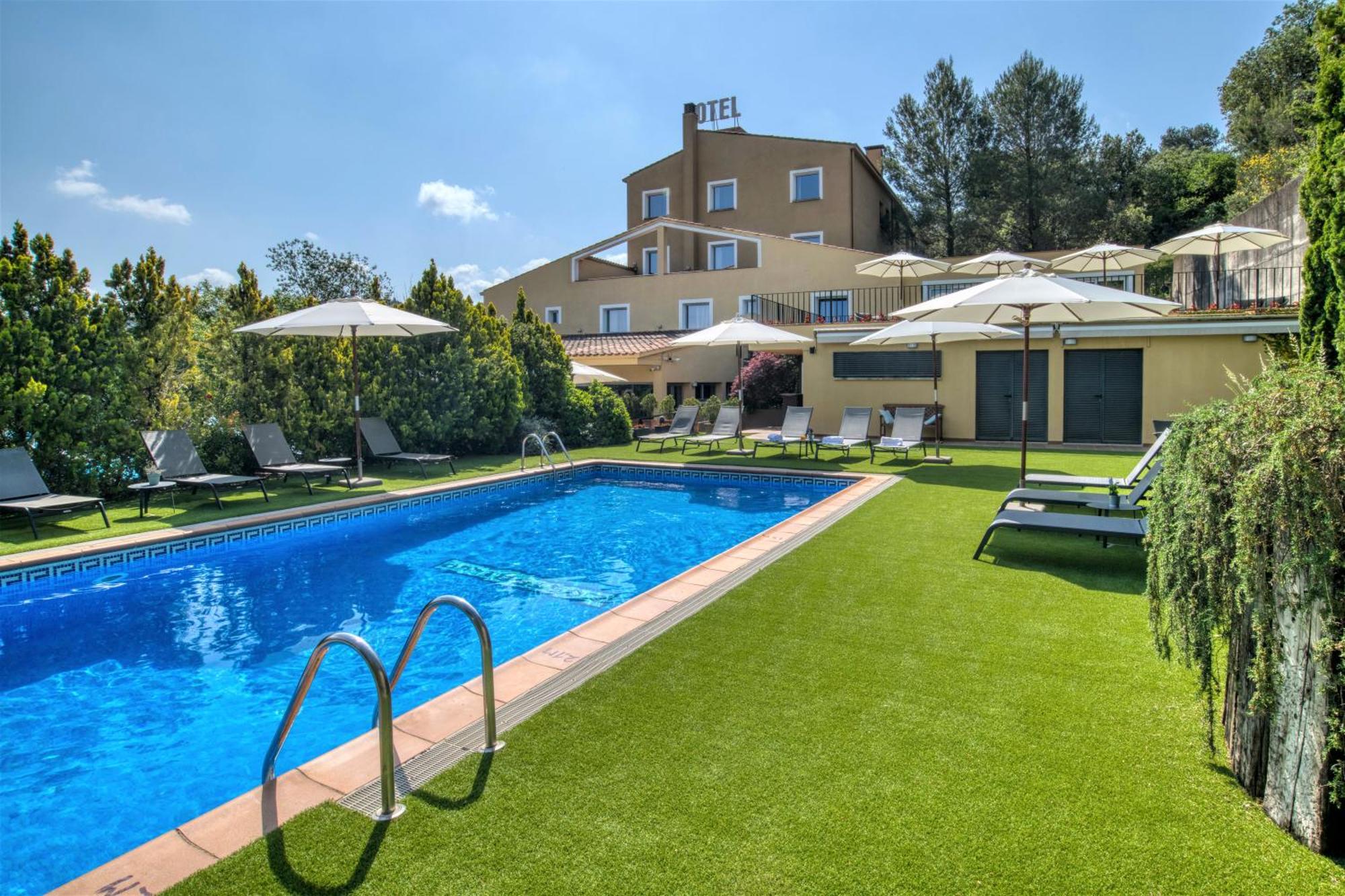 2. Hotel Costabella