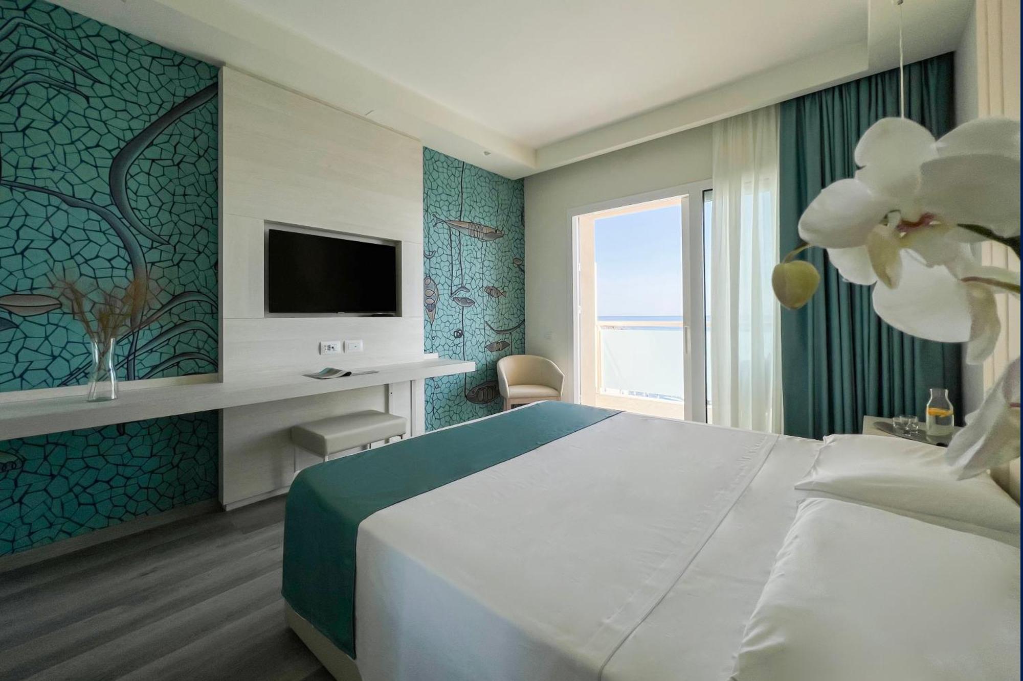 7. Hotel Navy
