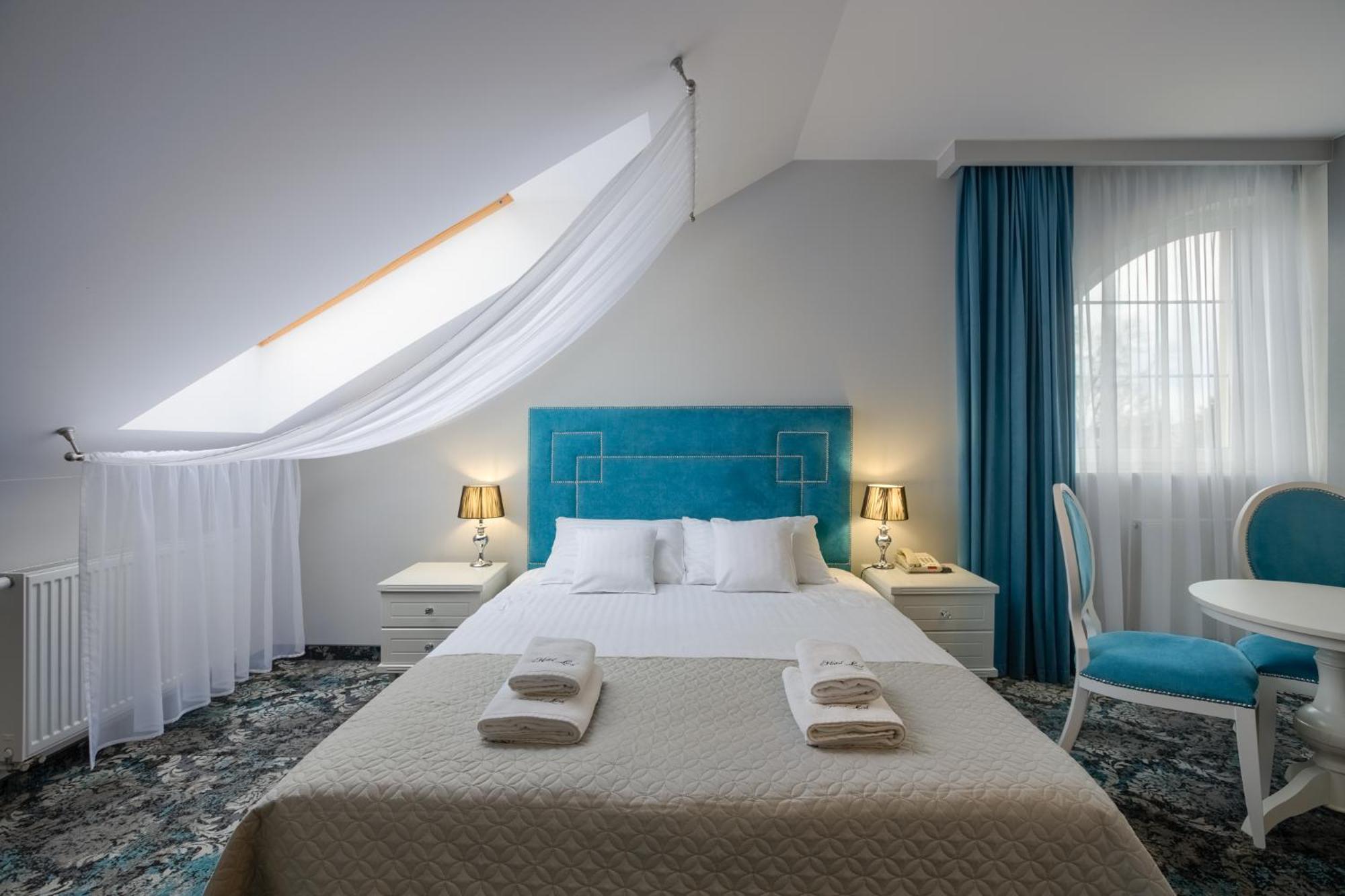 7. Hotel Lord