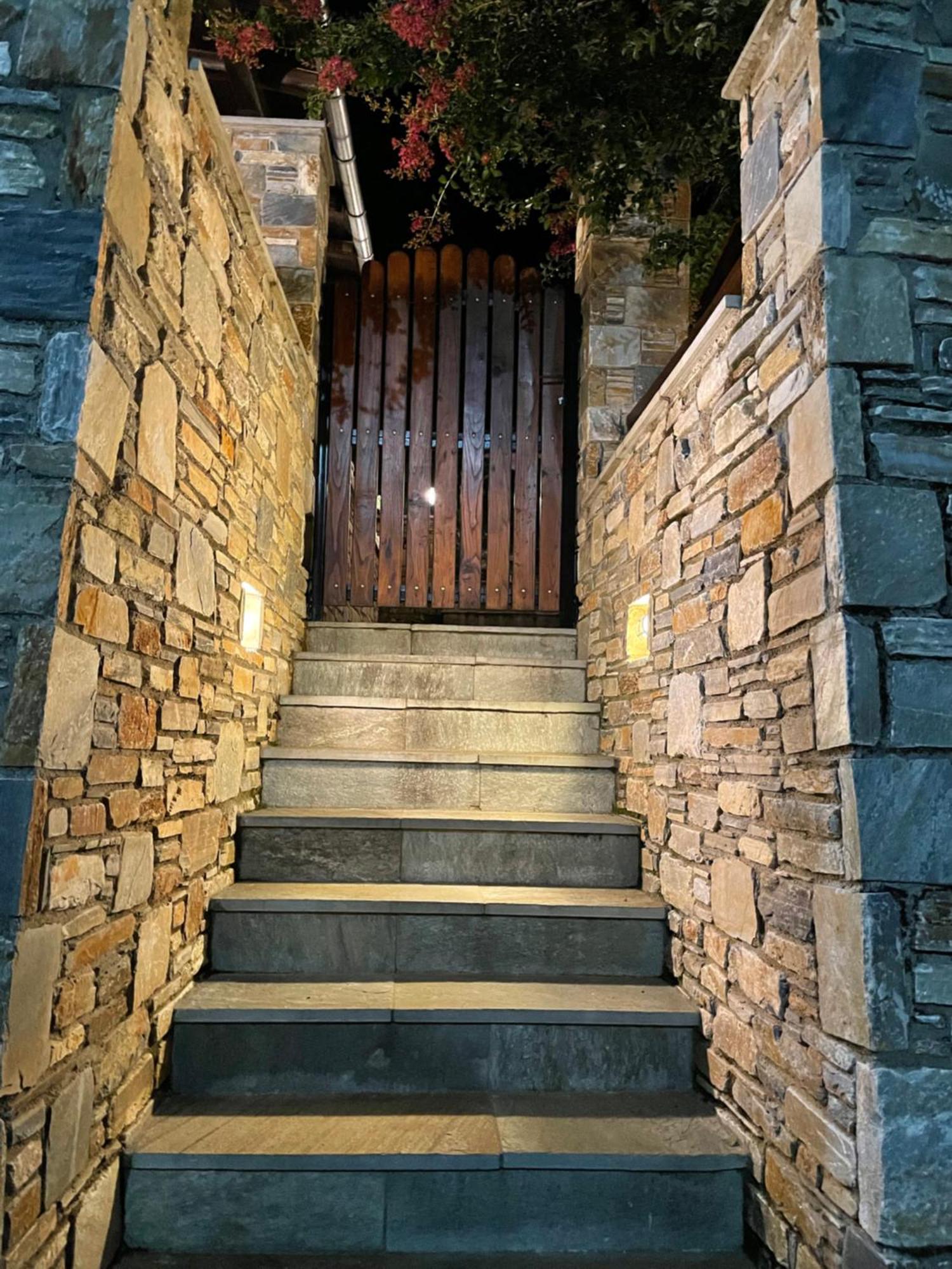 Top 8 Places To Stay in Mouresi