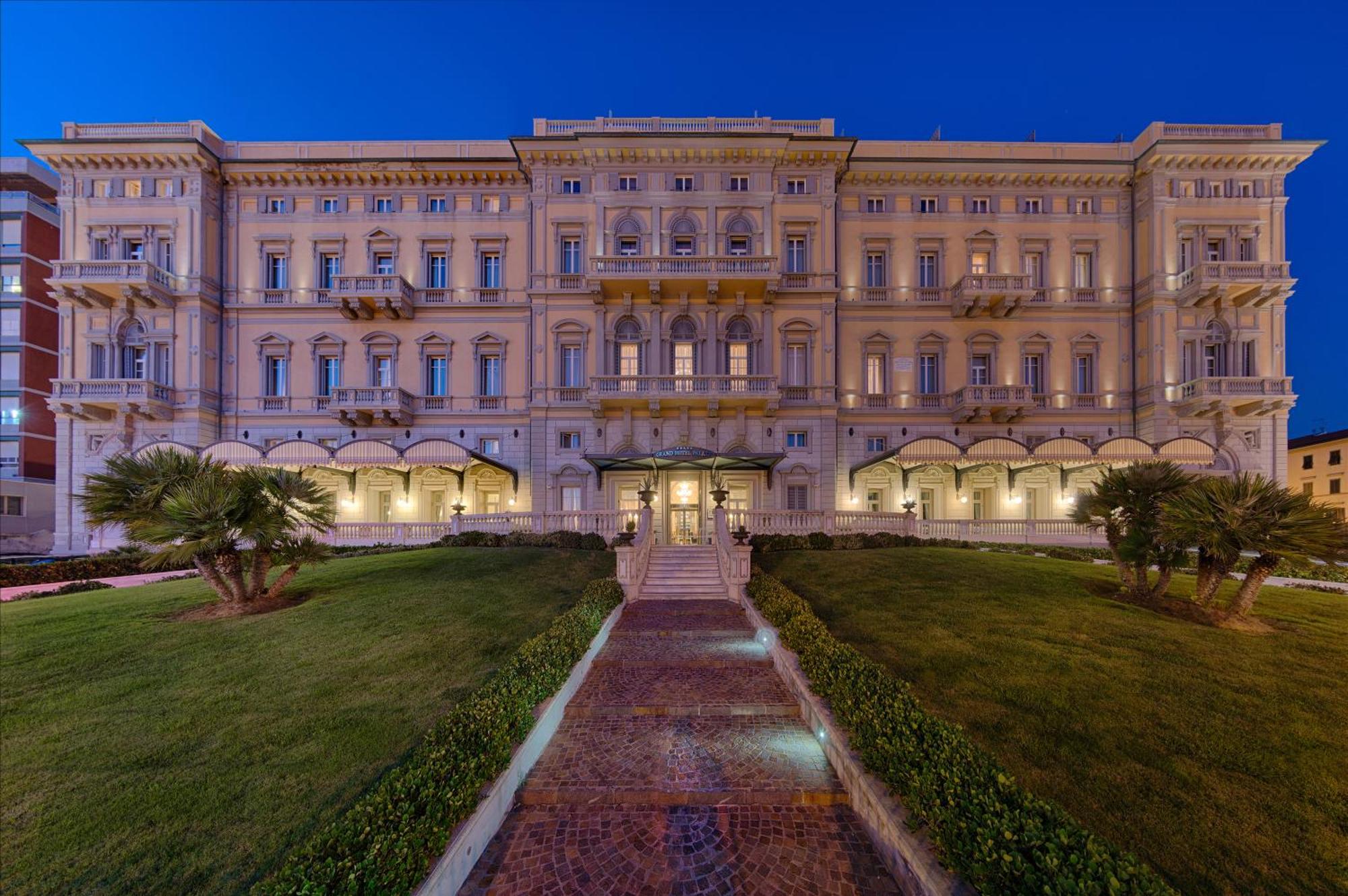 2. Grand Hotel Palazzo Livorno