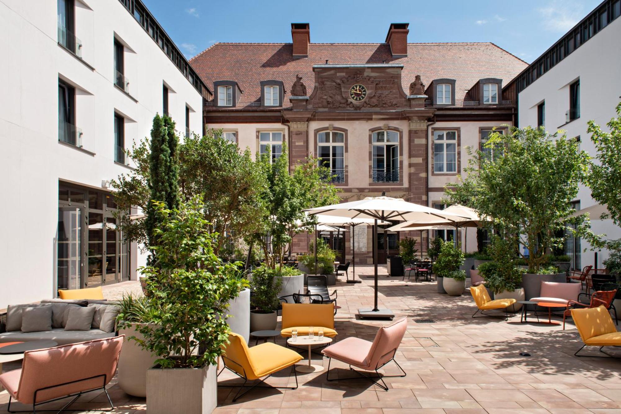 1. Leonor Hotel