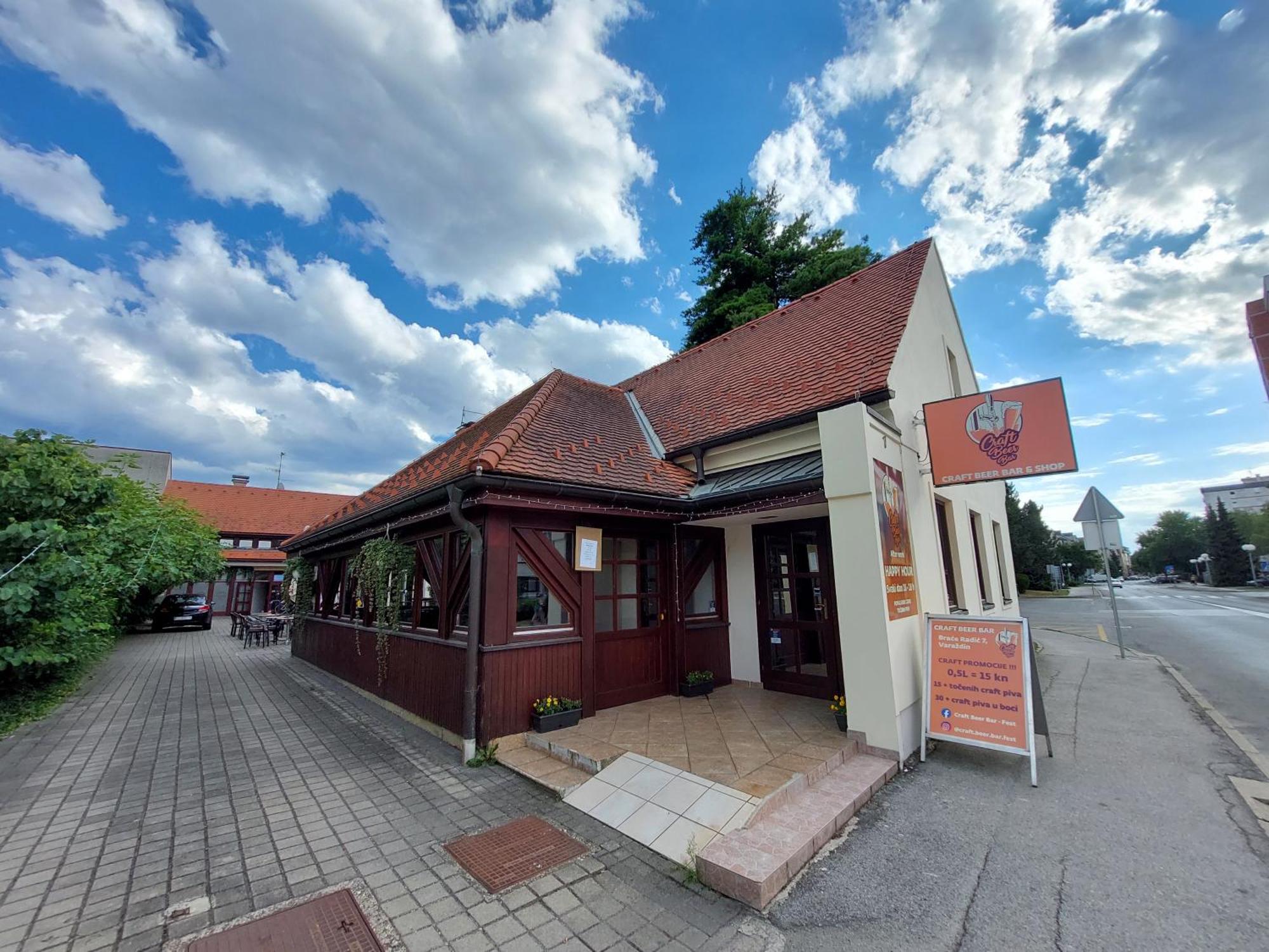 8. Craft Beer Bar Rooms