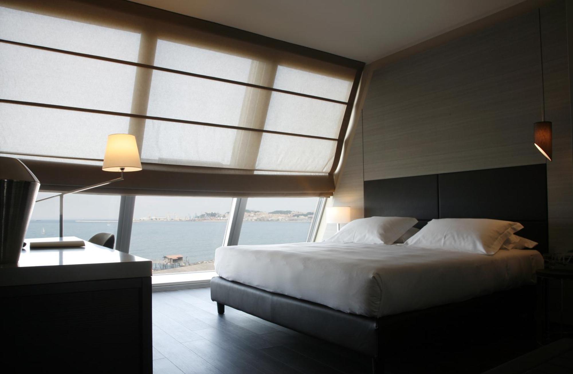 2. Seeport Hotel
