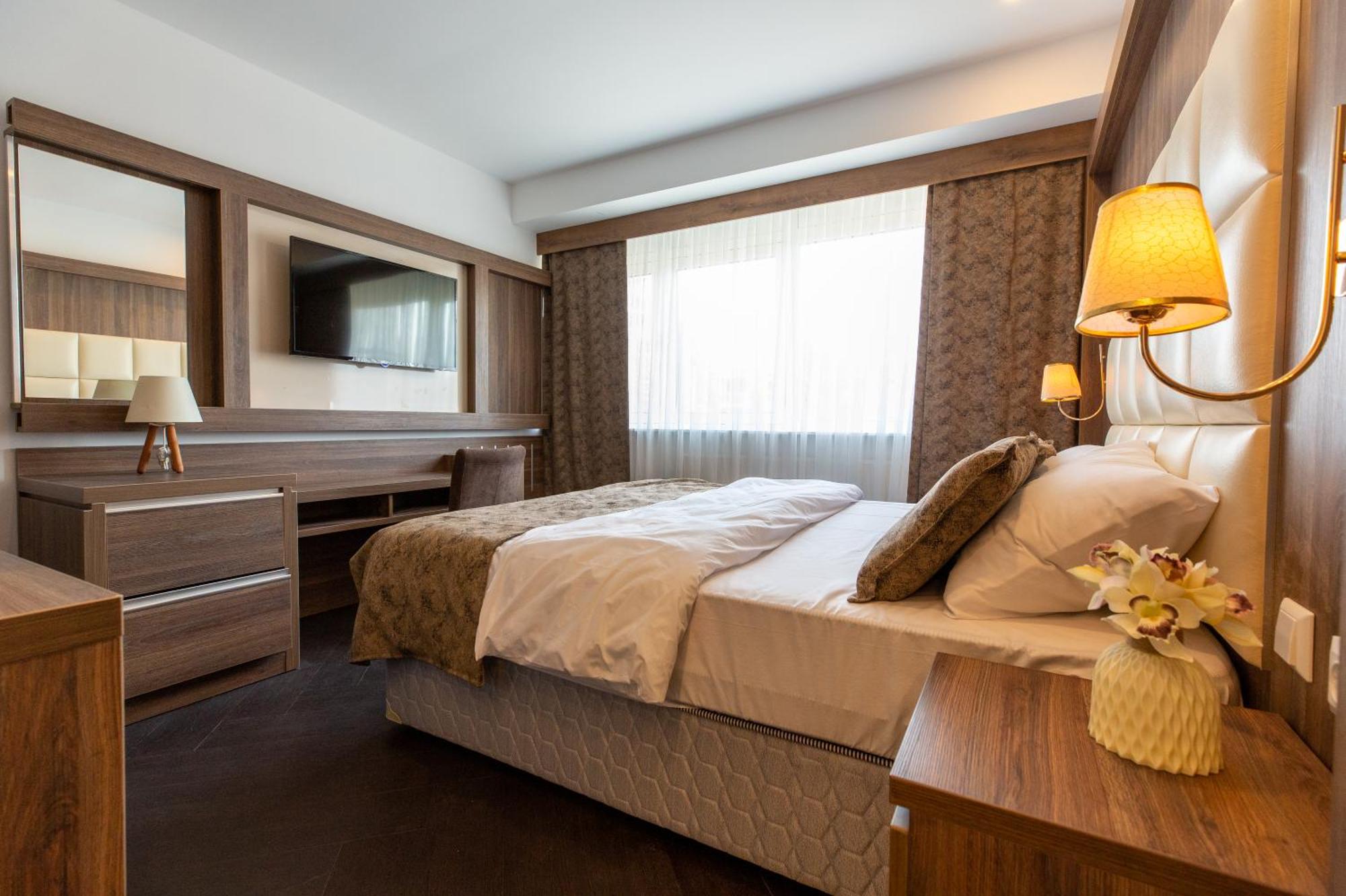 10. Hotel Cataleya