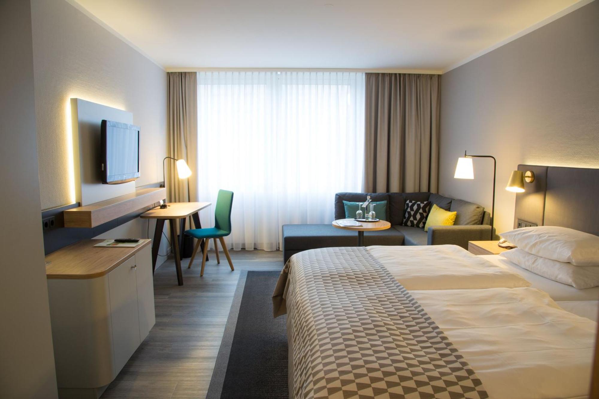 2. Crowne Plaza Düsseldorf - Neuss