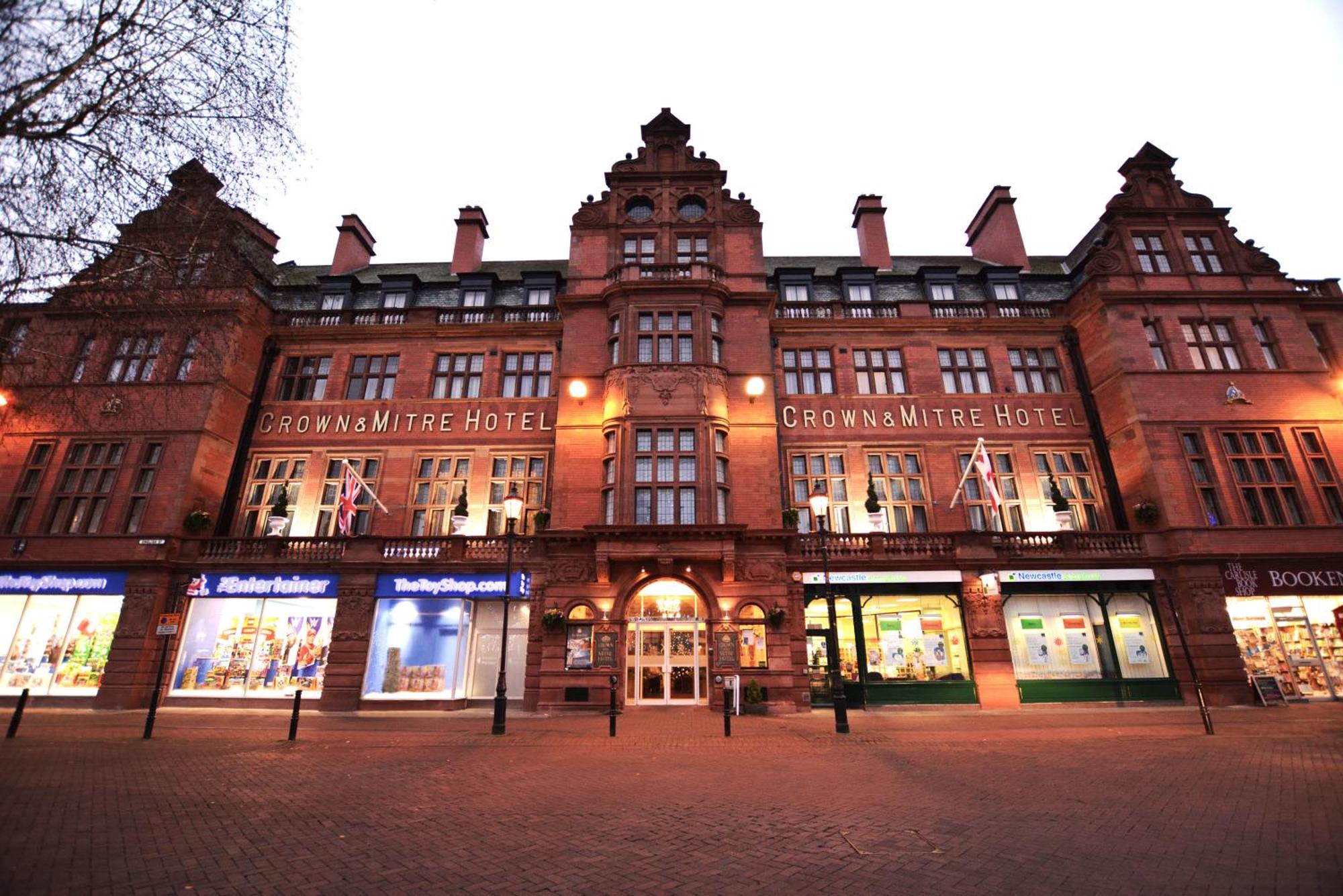 7. Crown & Mitre Hotel