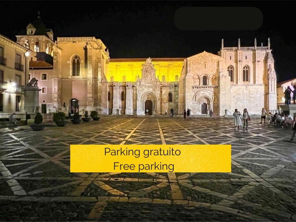 3. Hotel Real Colegiata San Isidoro