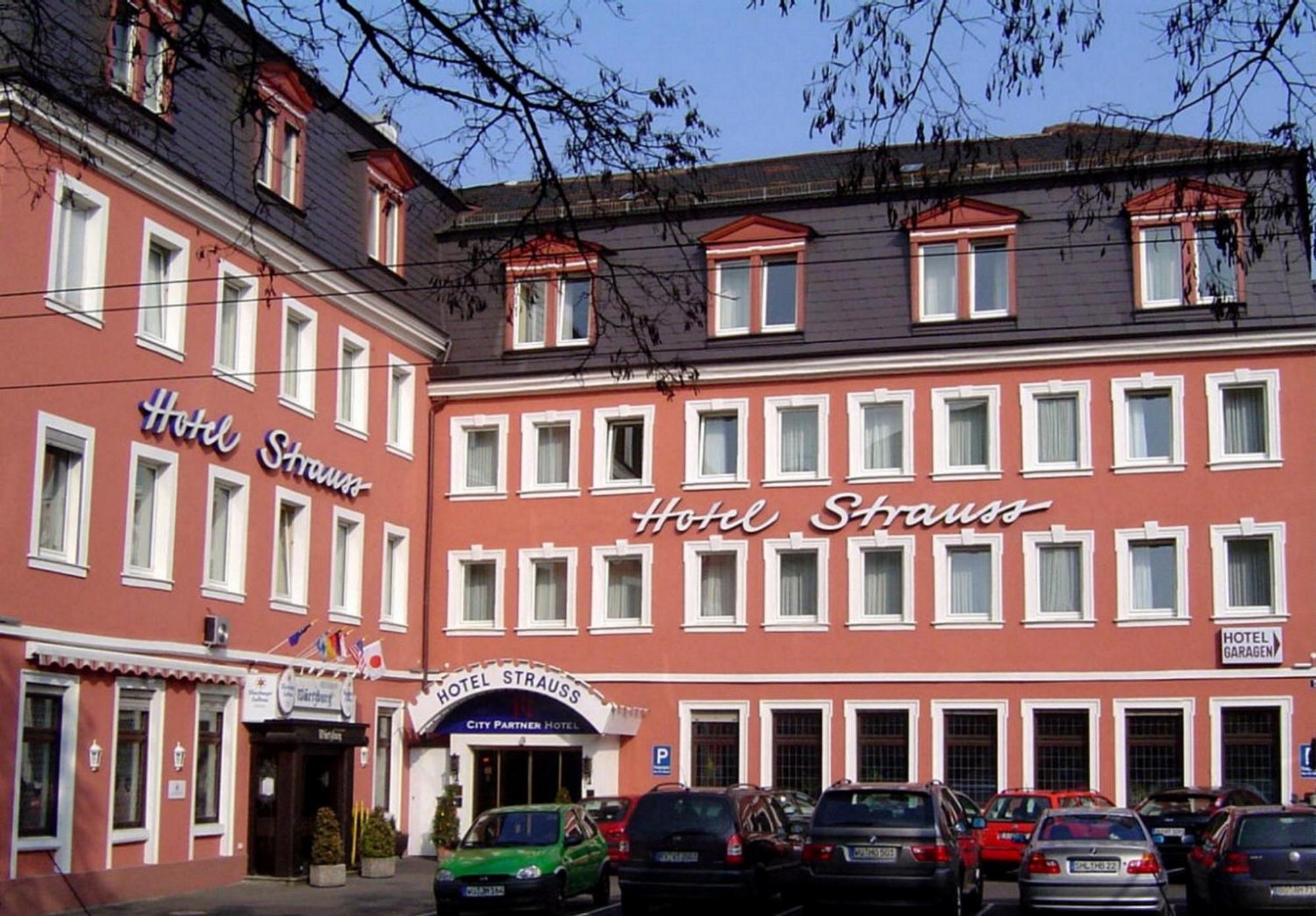 6. Hotel Strauss