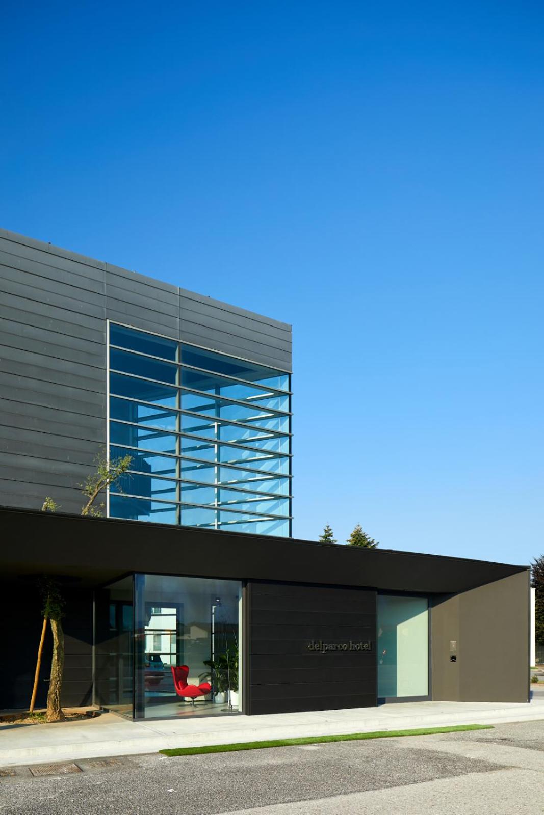 1. Delparco Hotel