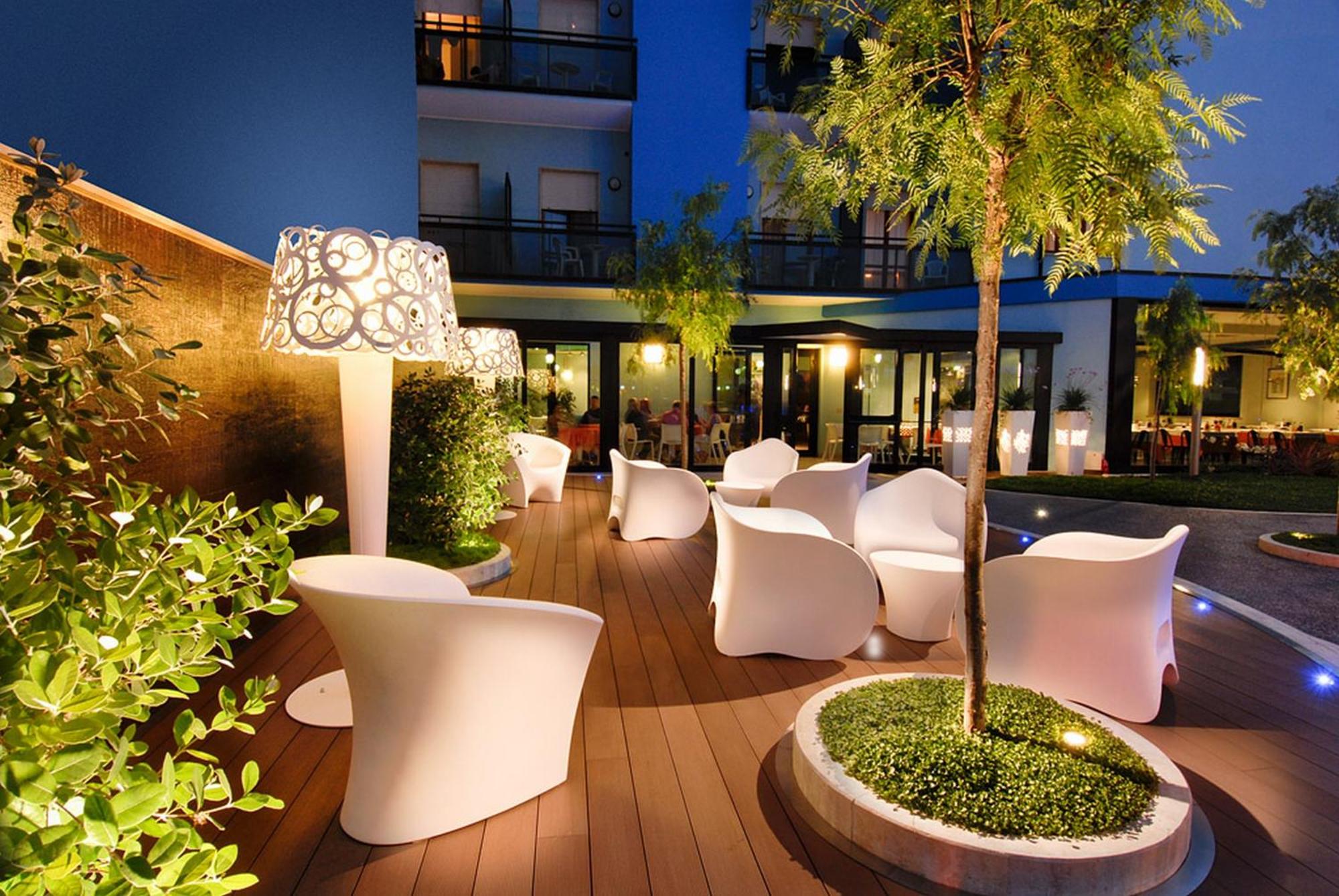 1. Hotel Continental