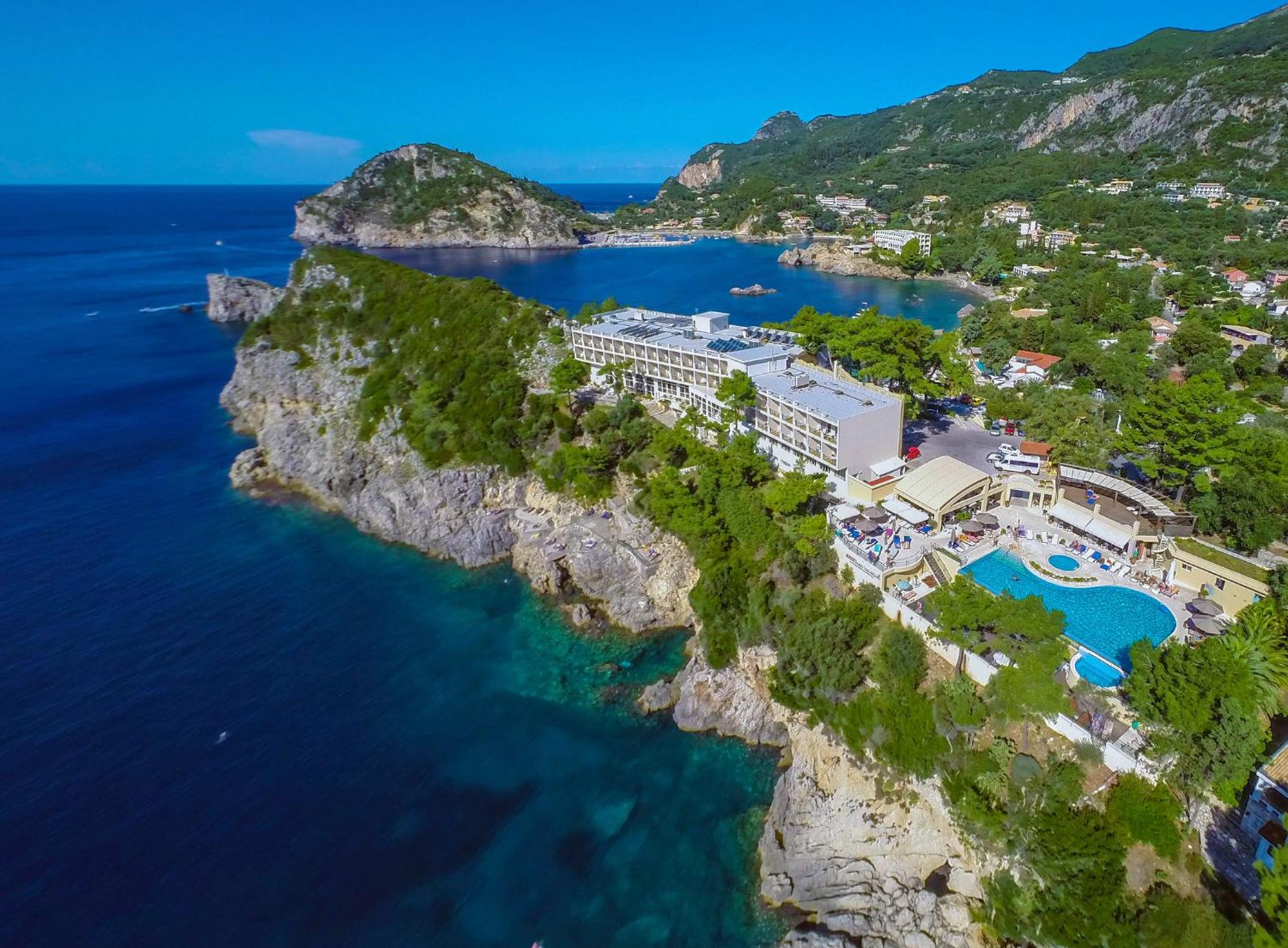 1. Akrotiri Beach Resort Hotel