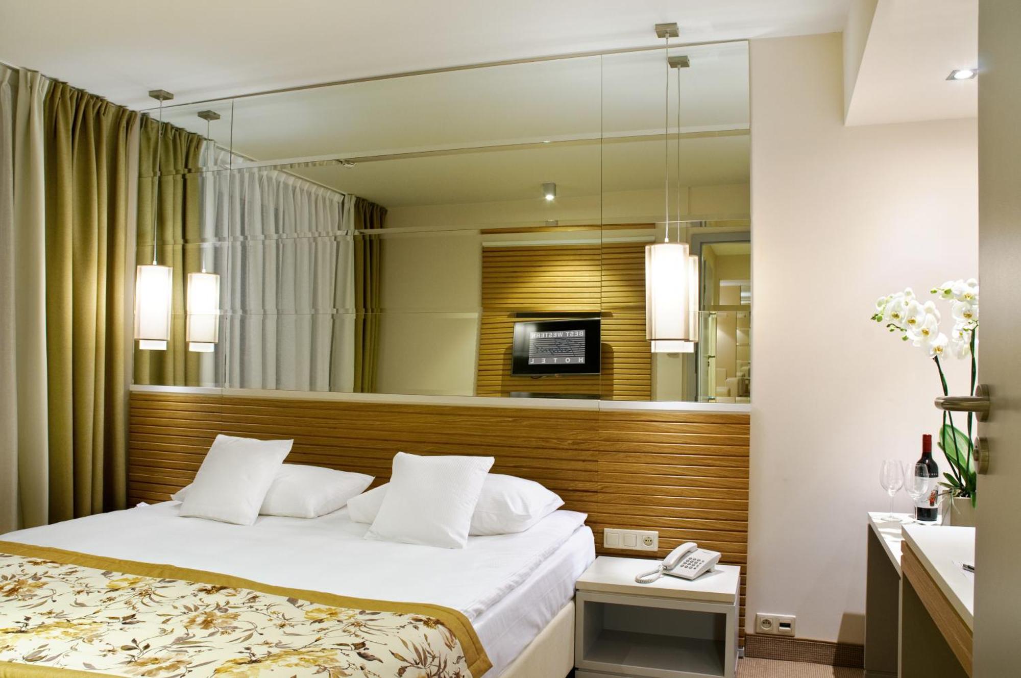 10. Hotel Petropol