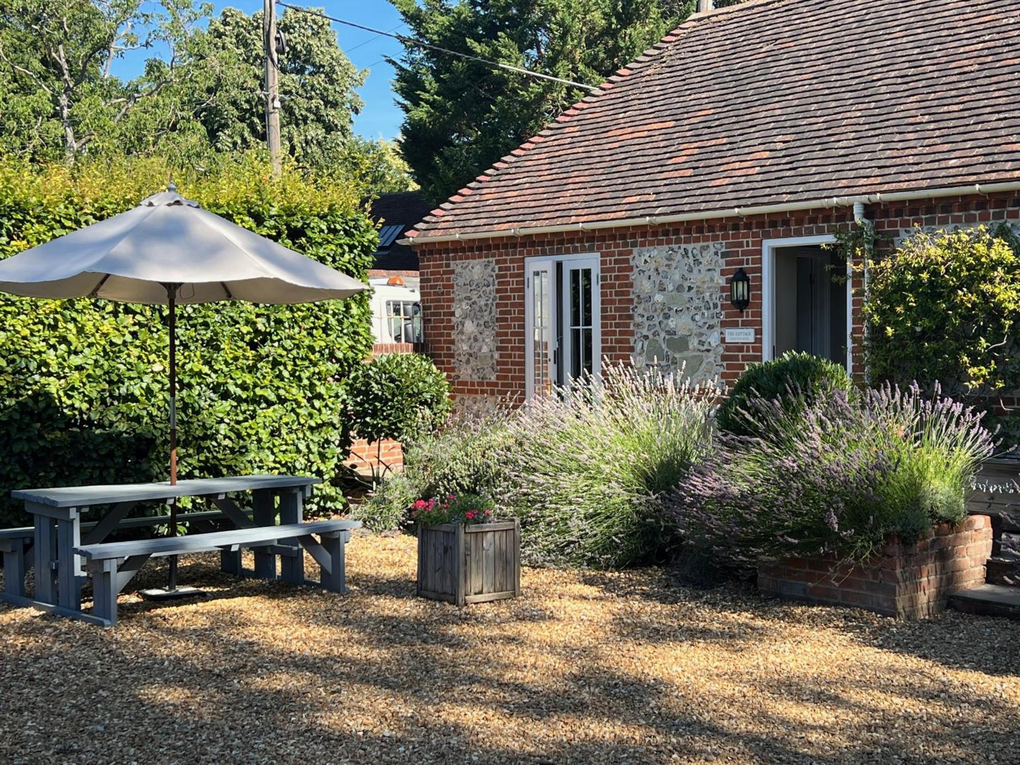 8. Stonehenge Cottages