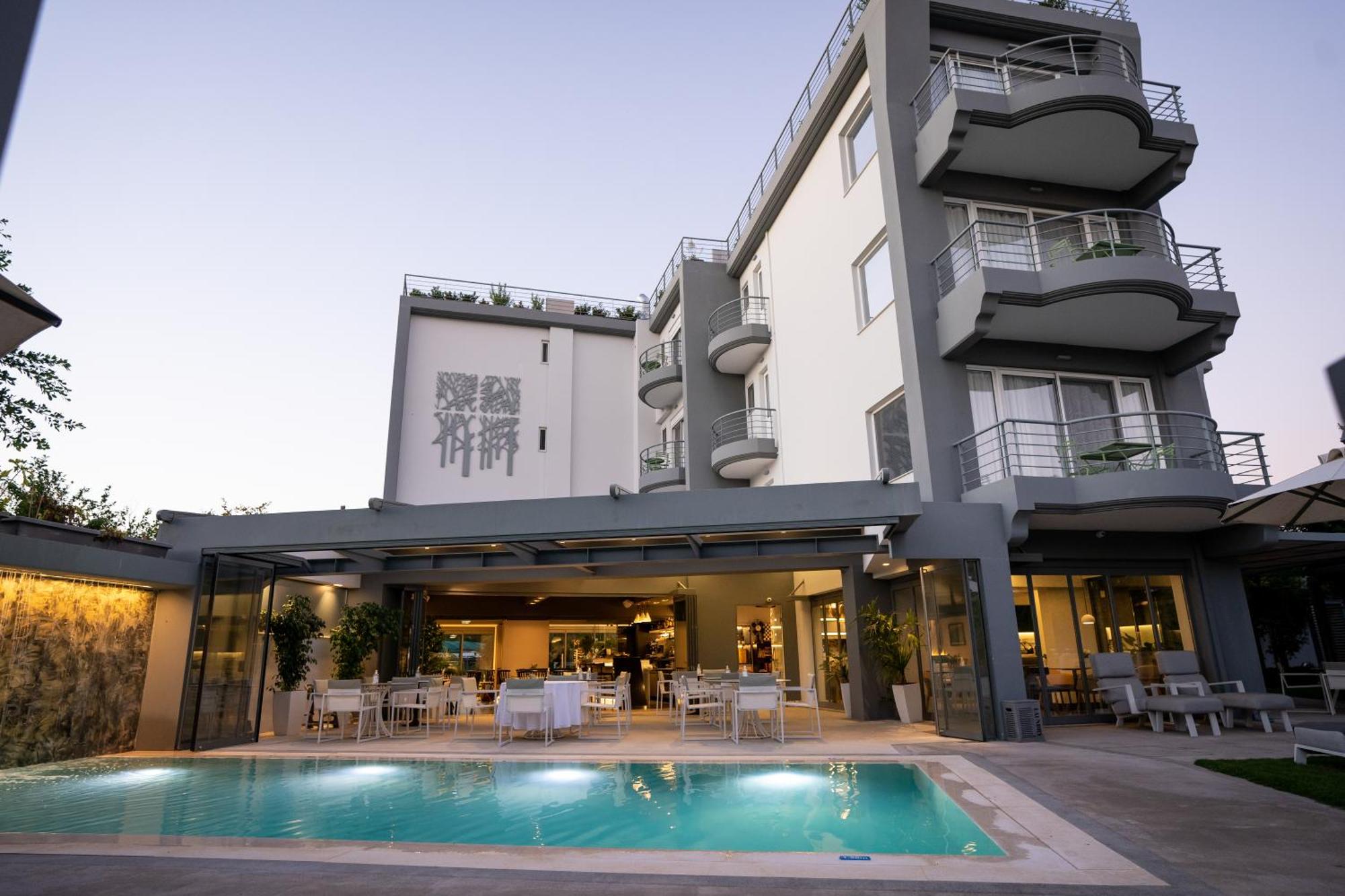 8. Garden City Resort