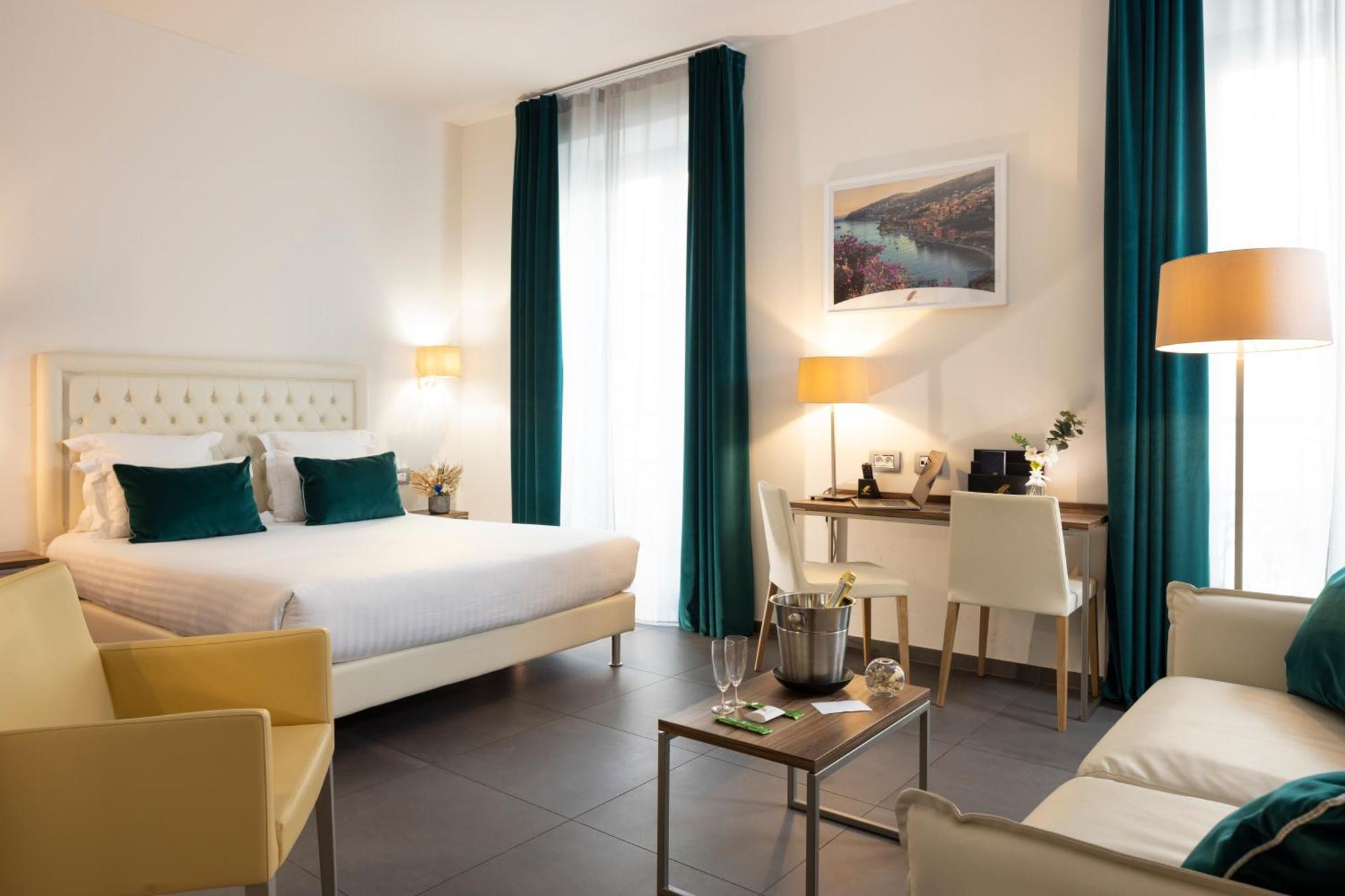 9. Hôtel Nice Azur Riviera