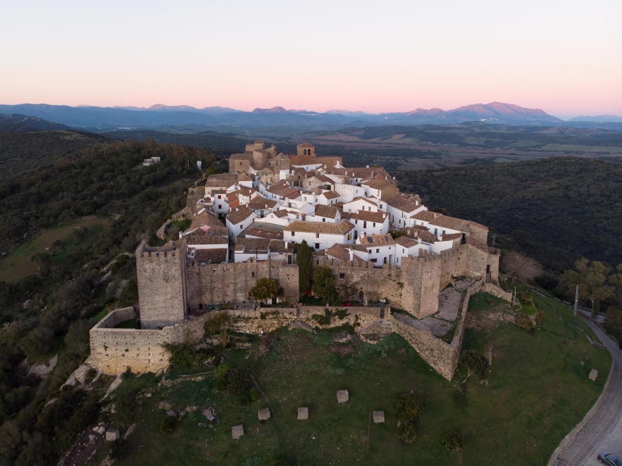 5. Complejo Turistico Castillo De Castellar