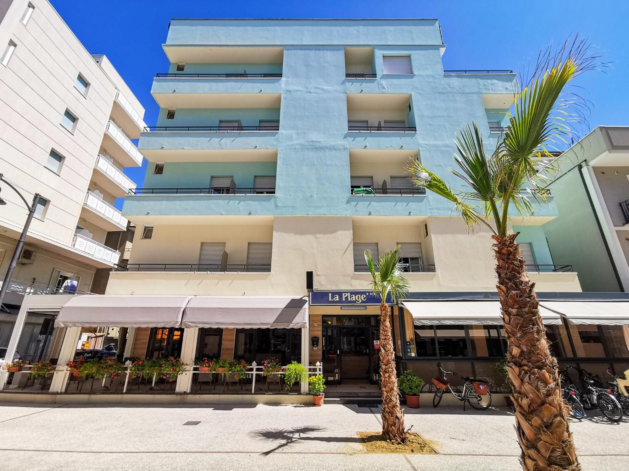 6. Hotel La Plage