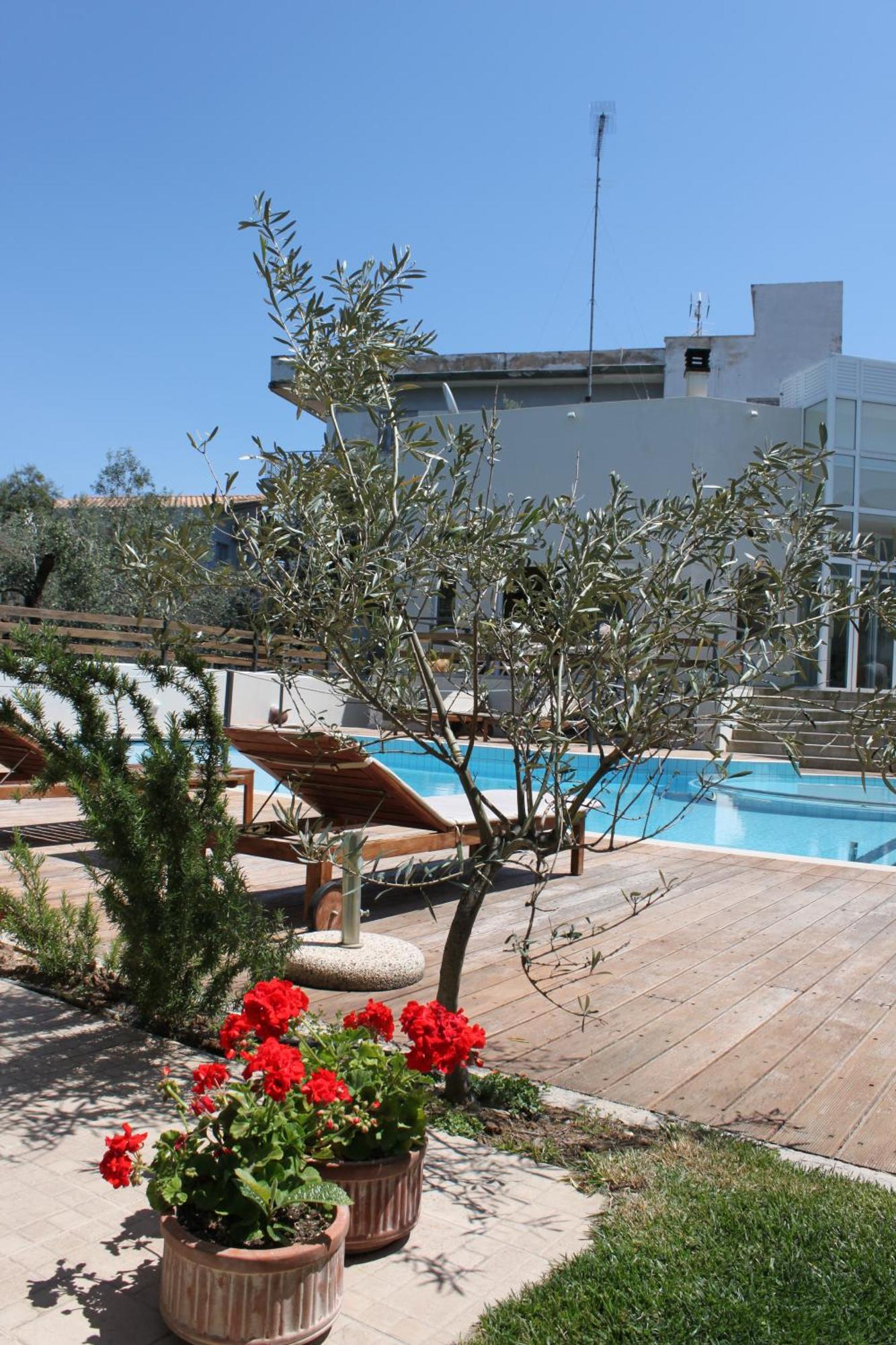 1. Alkistis Hotel