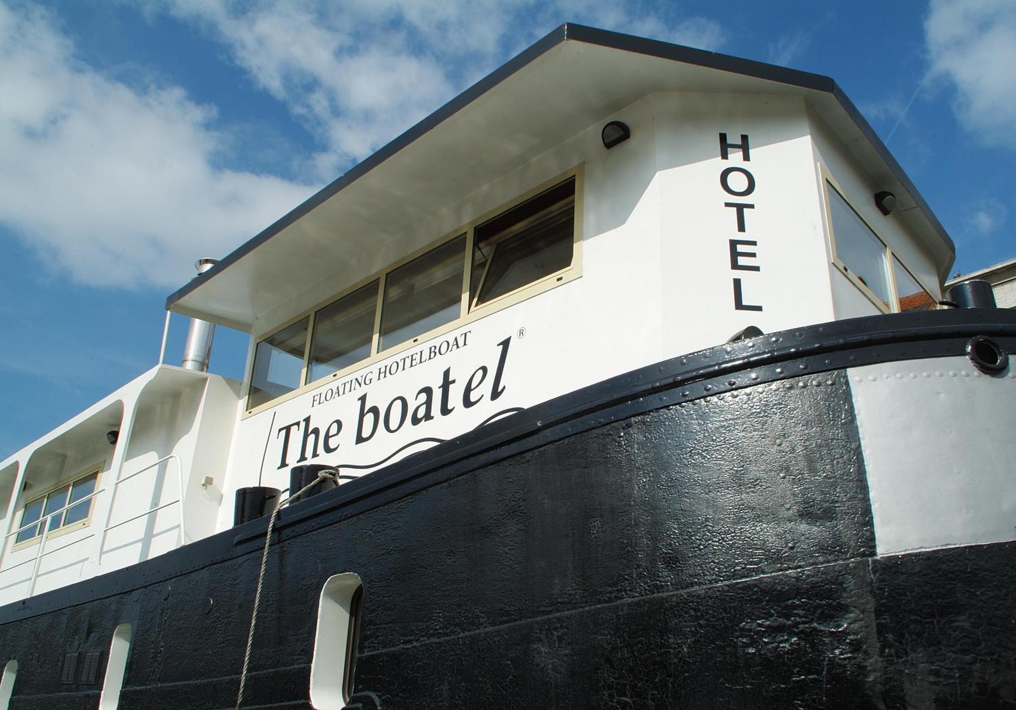 8. Hotel The Boatel