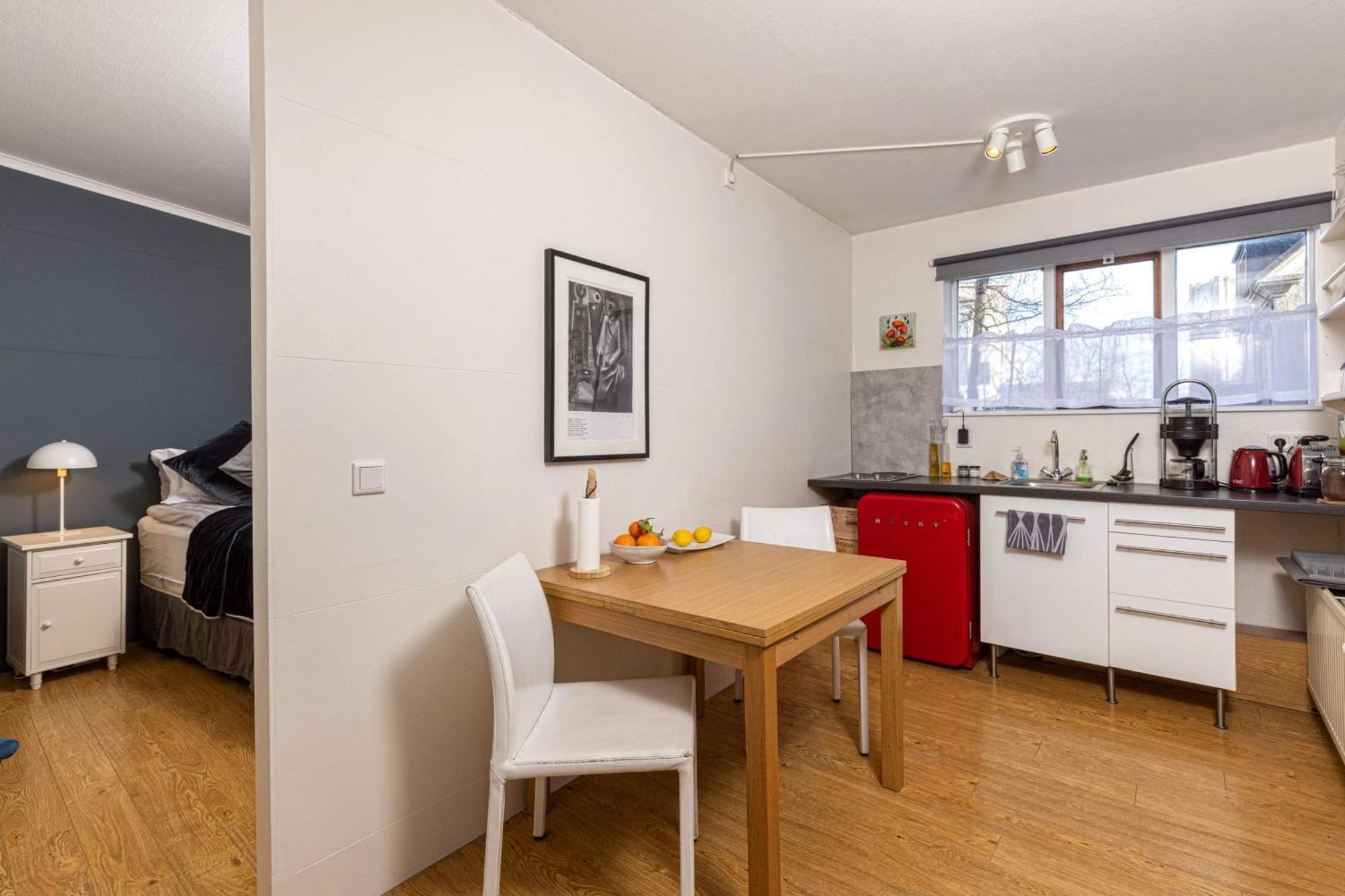 Downtown Sanctuary with Private Entrance