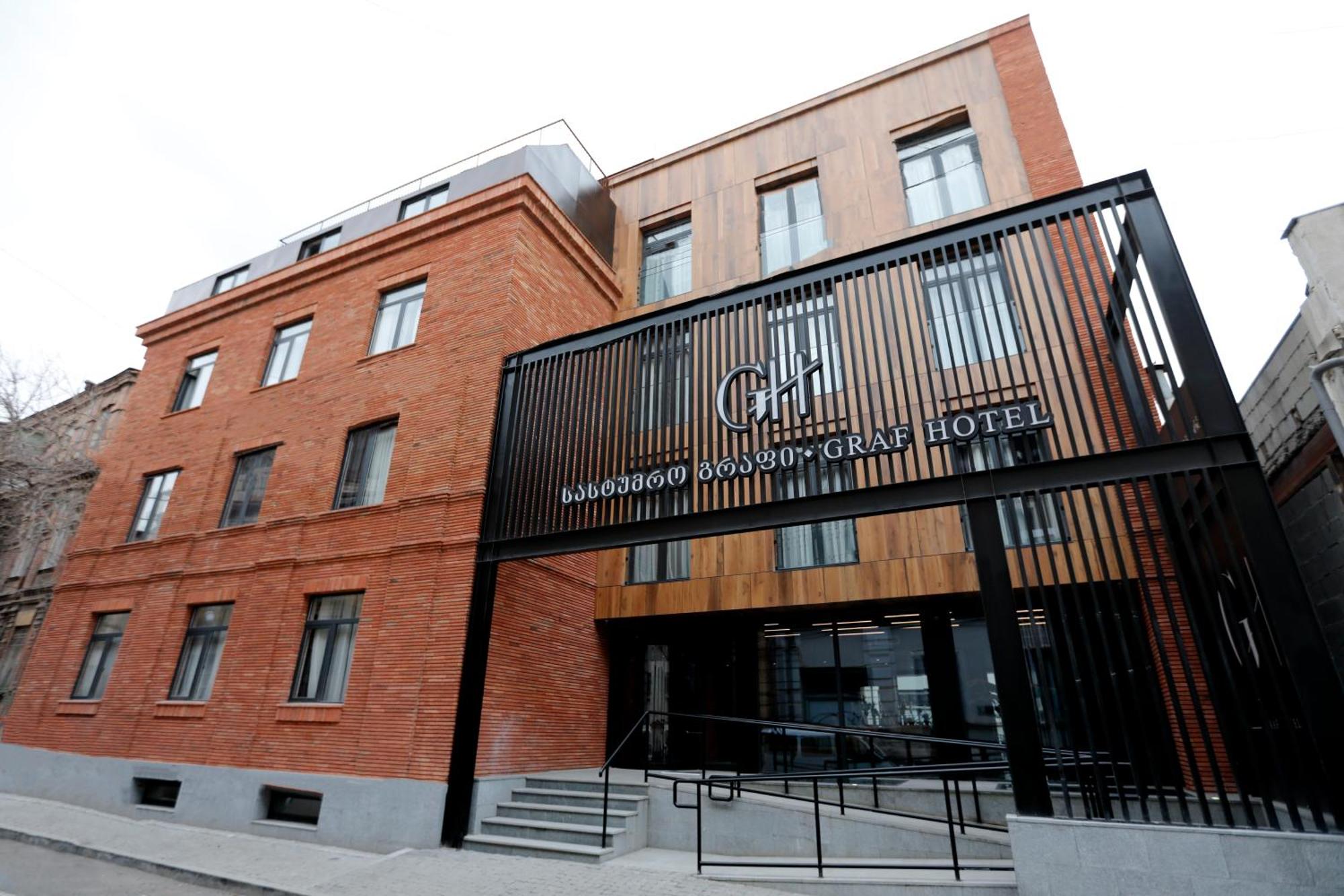 9. Hotel Graf