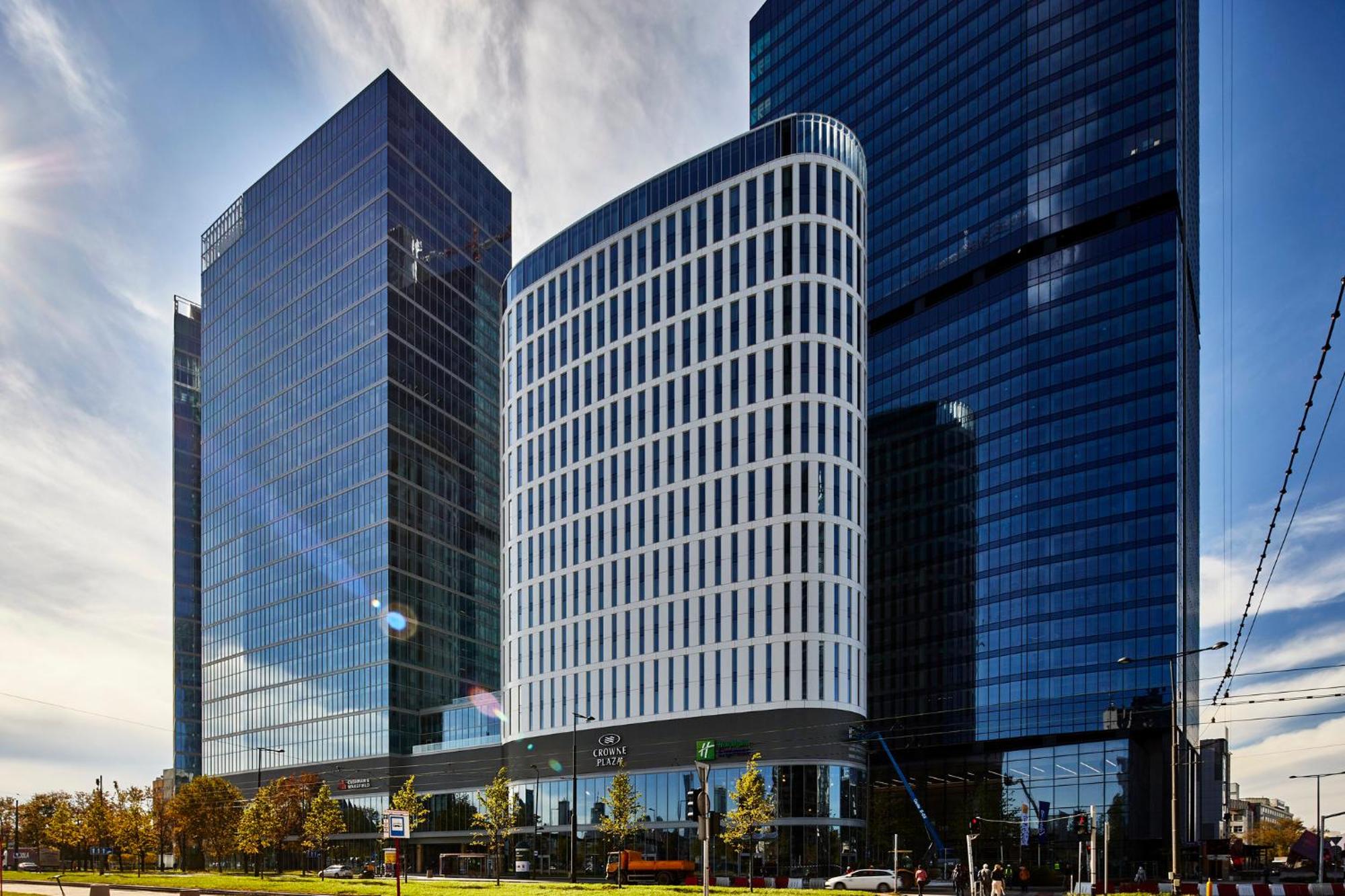 3. Holiday Inn Express Warsaw - The HUB