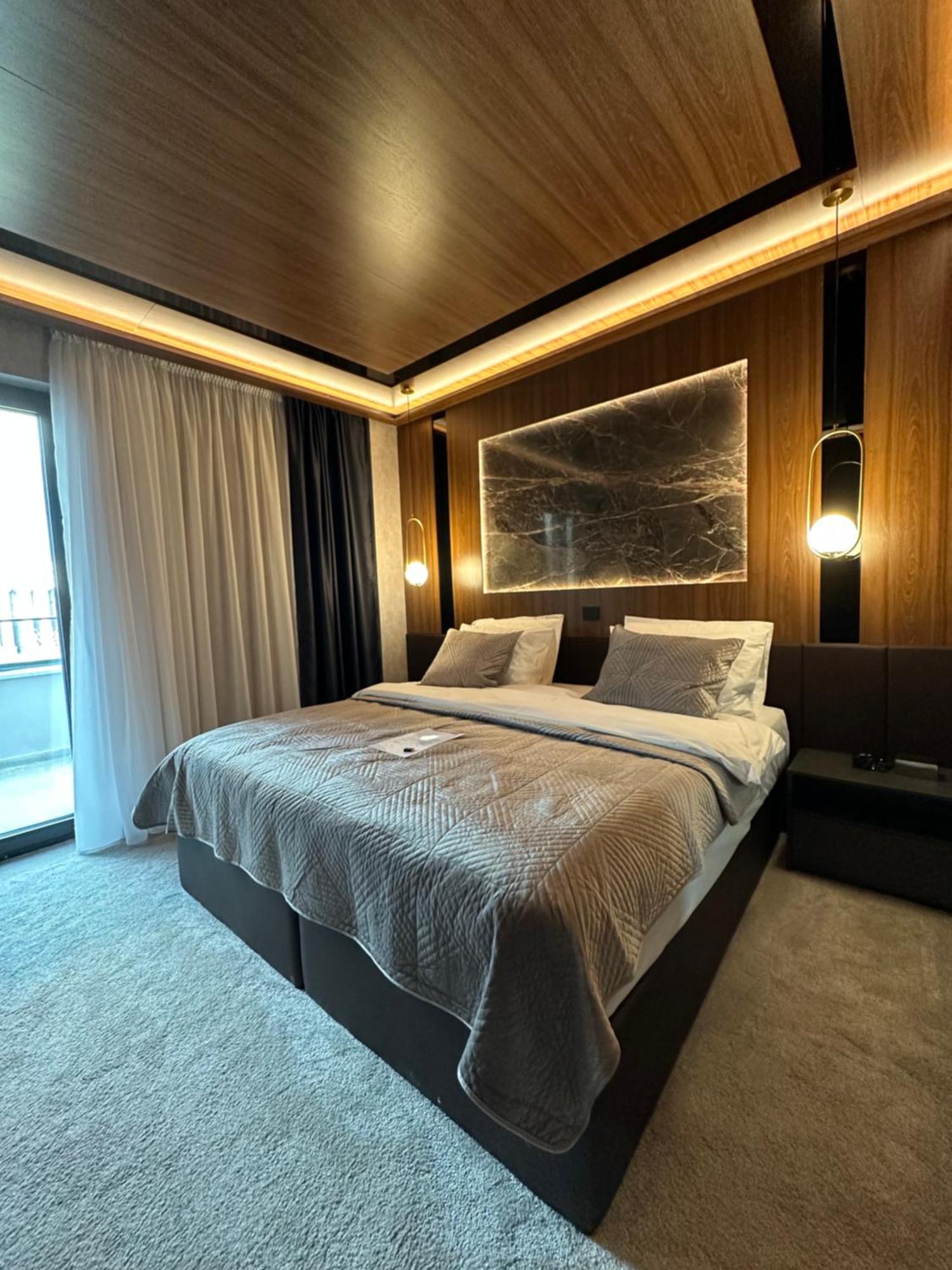 5. Hotel Macedonia Square