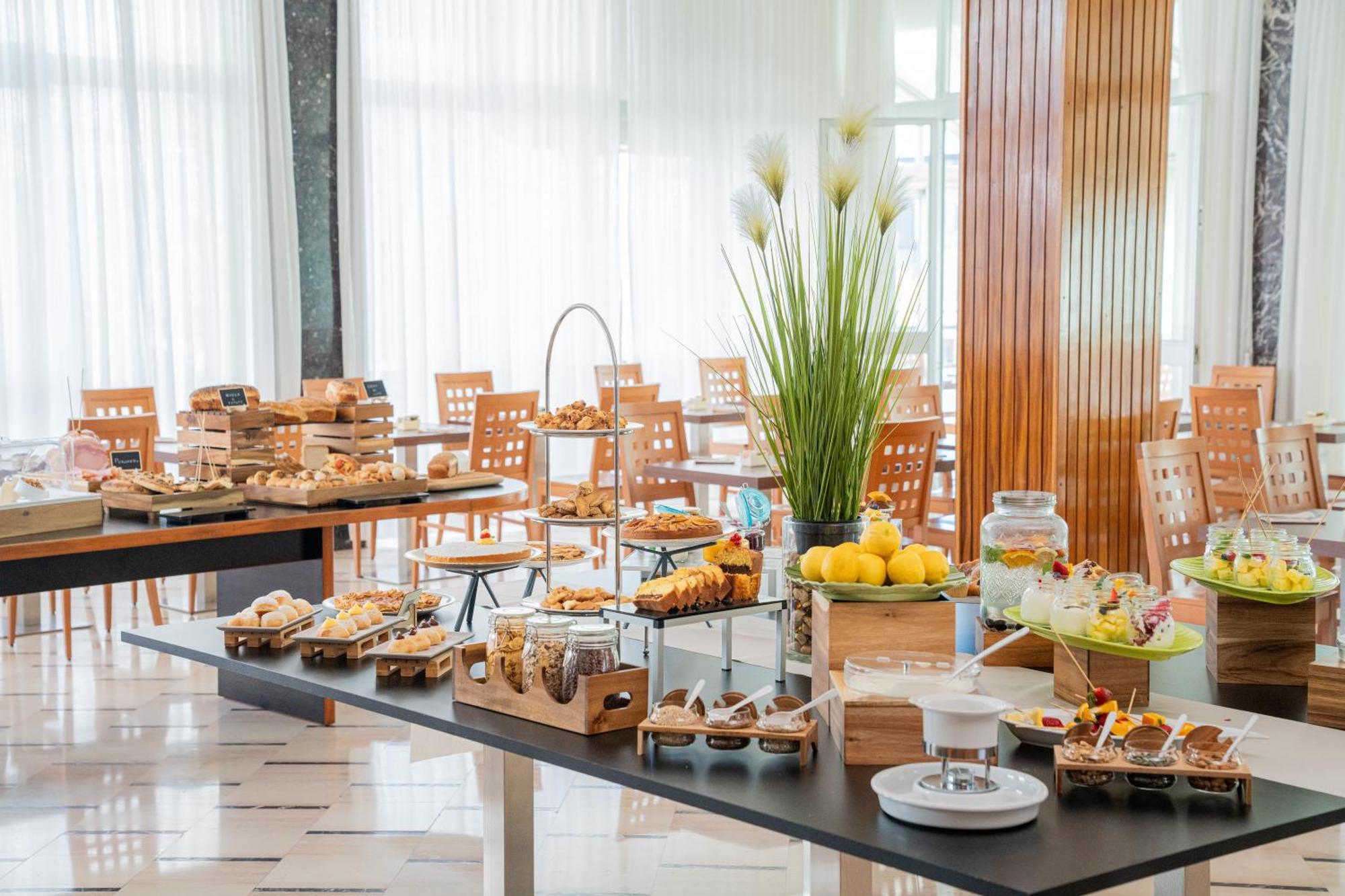 4. Hotel Rossini