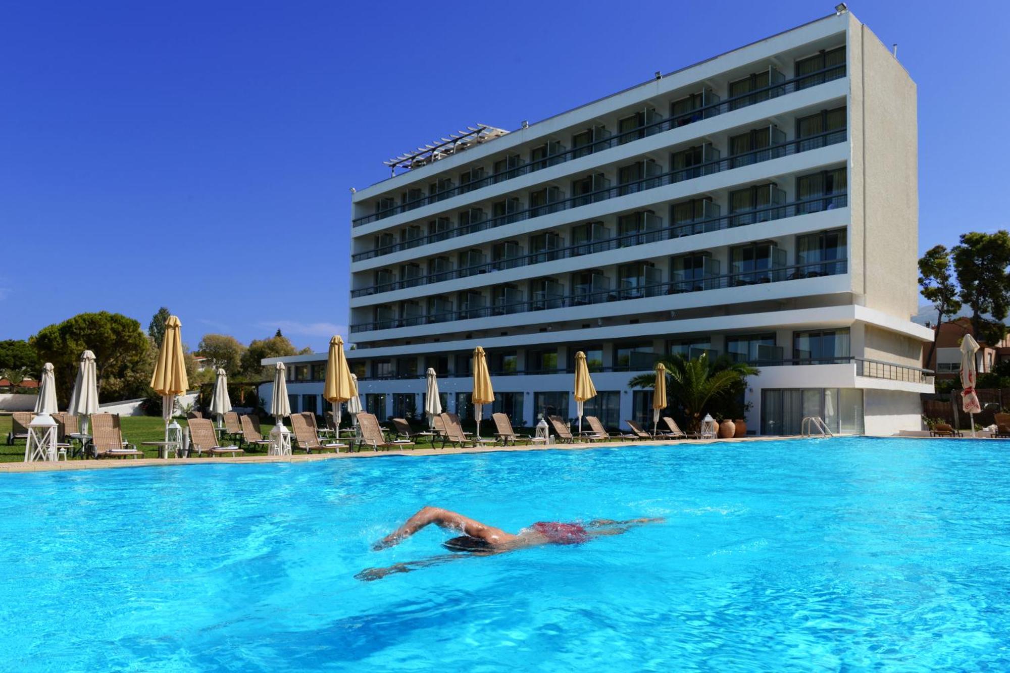 6. Airotel Achaia Beach