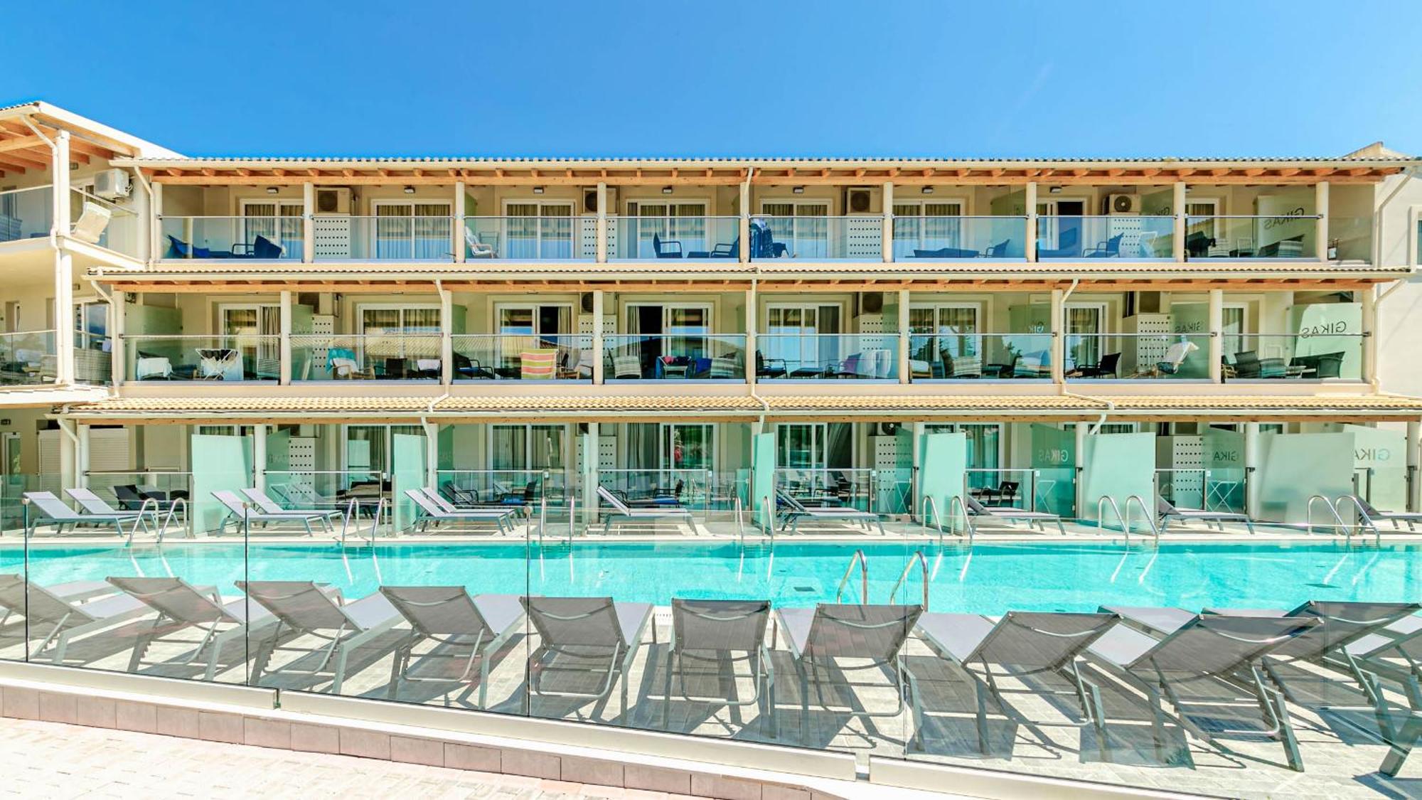 6. Palapart Gikas Studios & Suites