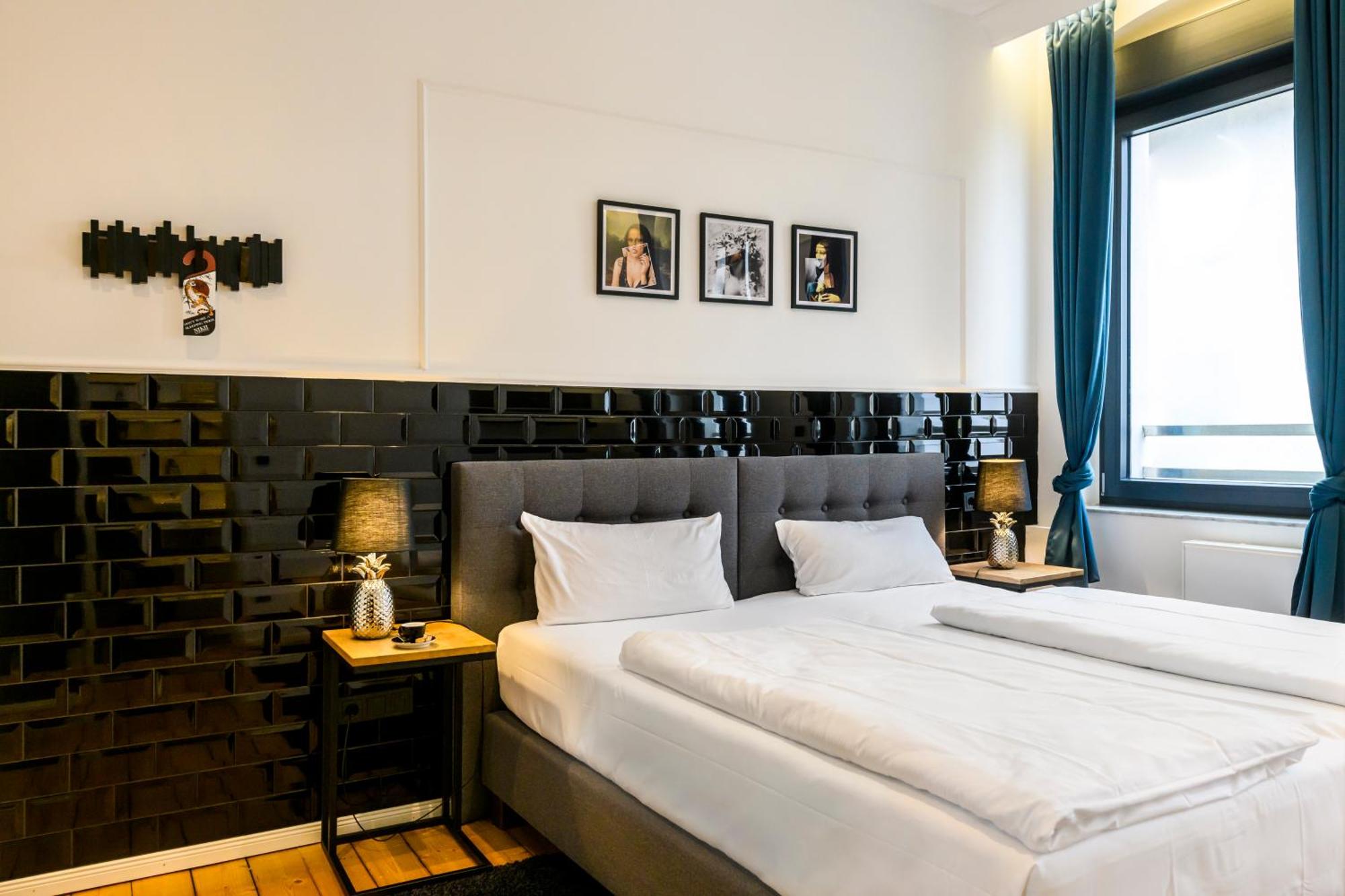 6. Nikii Hotel & Restaurant