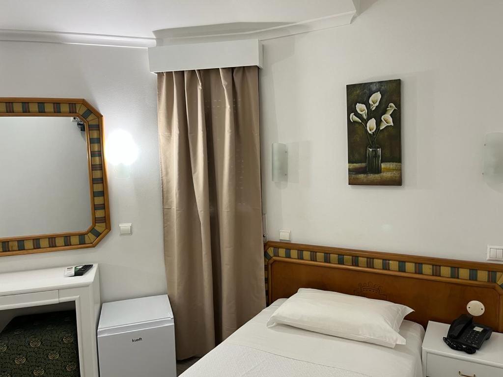3. Real Caparica Hotel