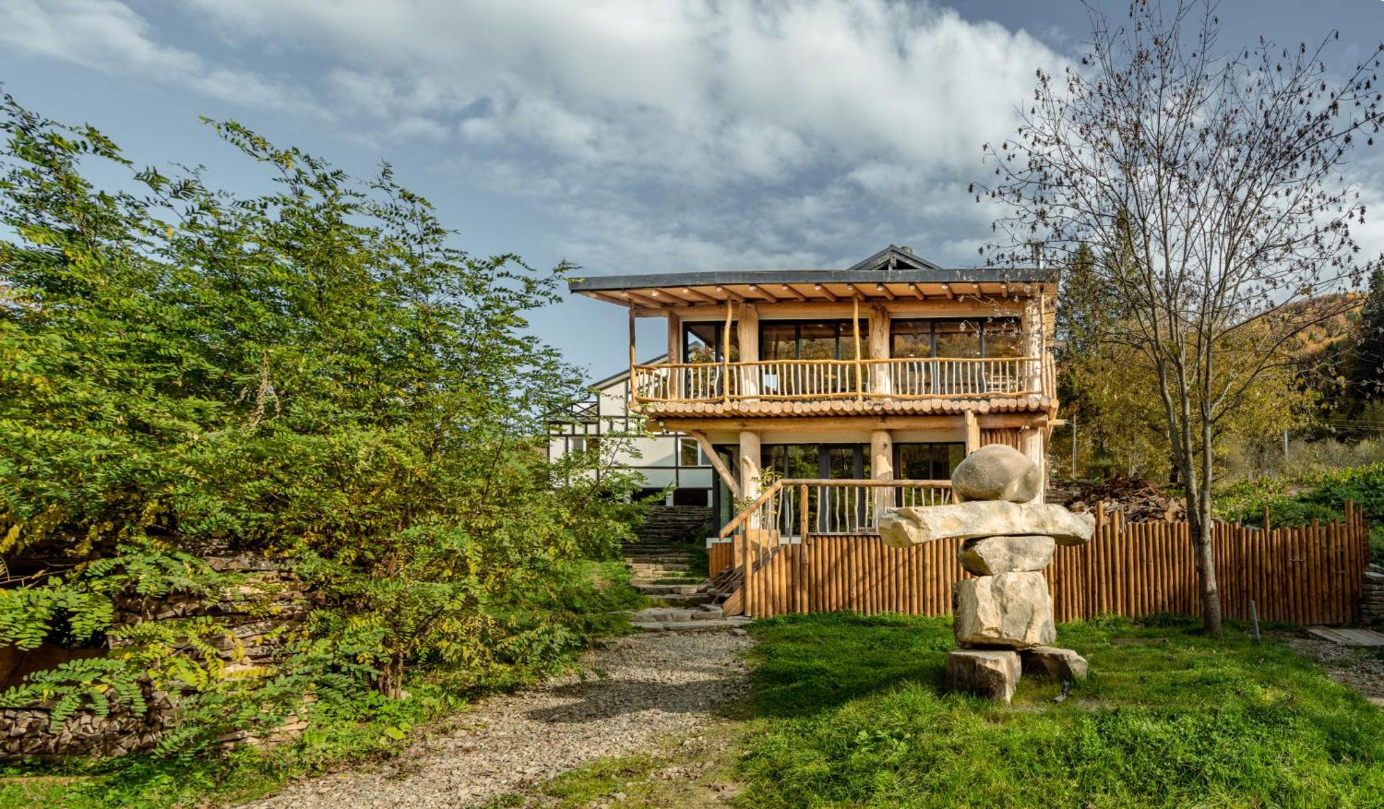 5. Basca Mare-Om Resort