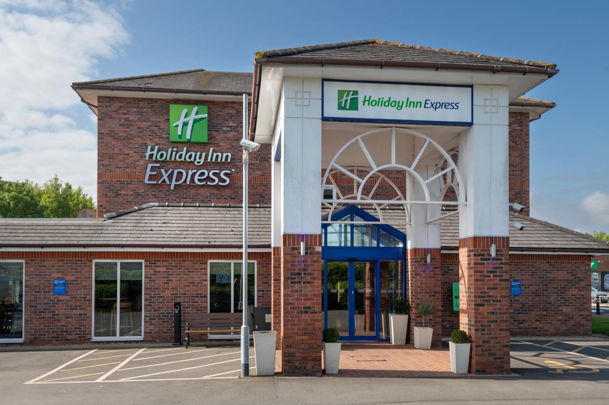 1. Holiday Inn Express Lichfield