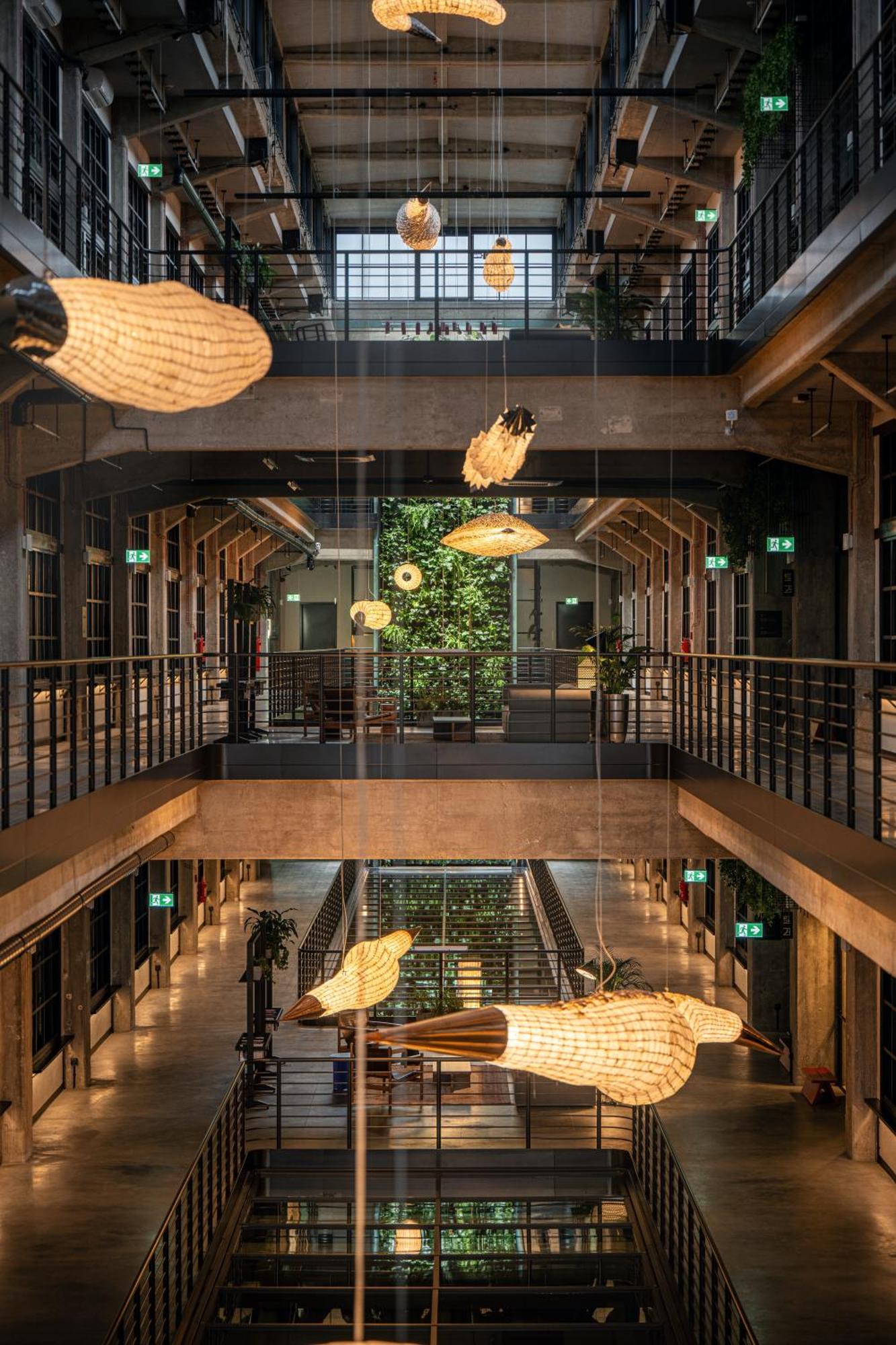 1. Montownia Lofts & Experience