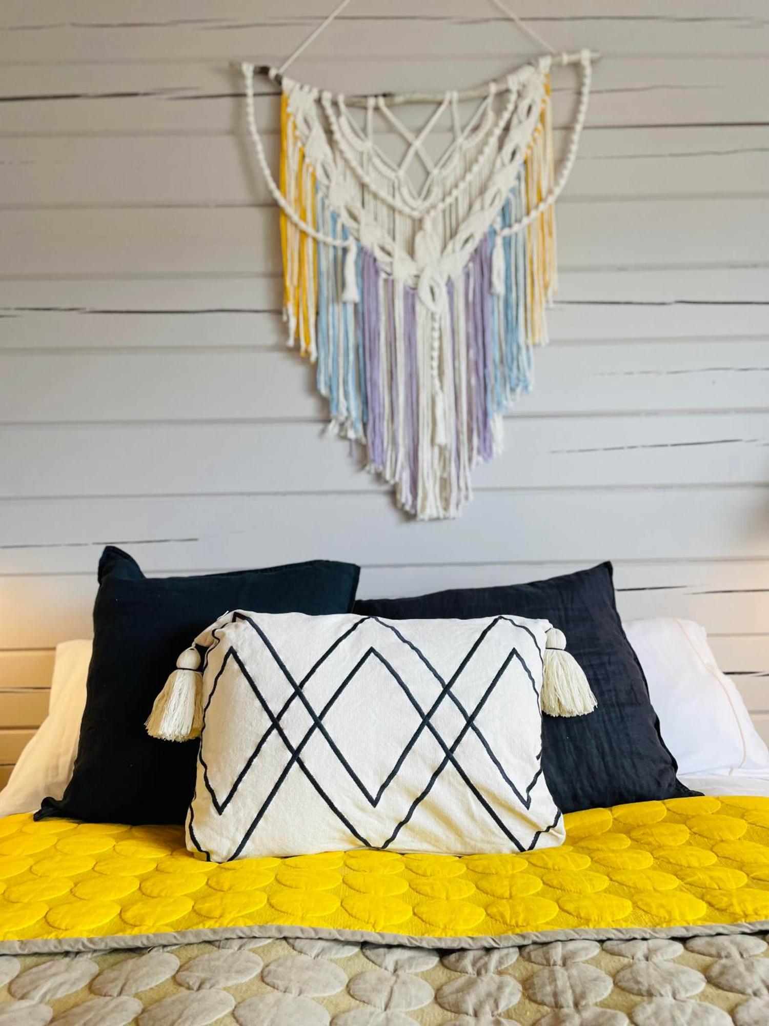 时尚温泉小屋（Stylish Cottage with Hot Tub）