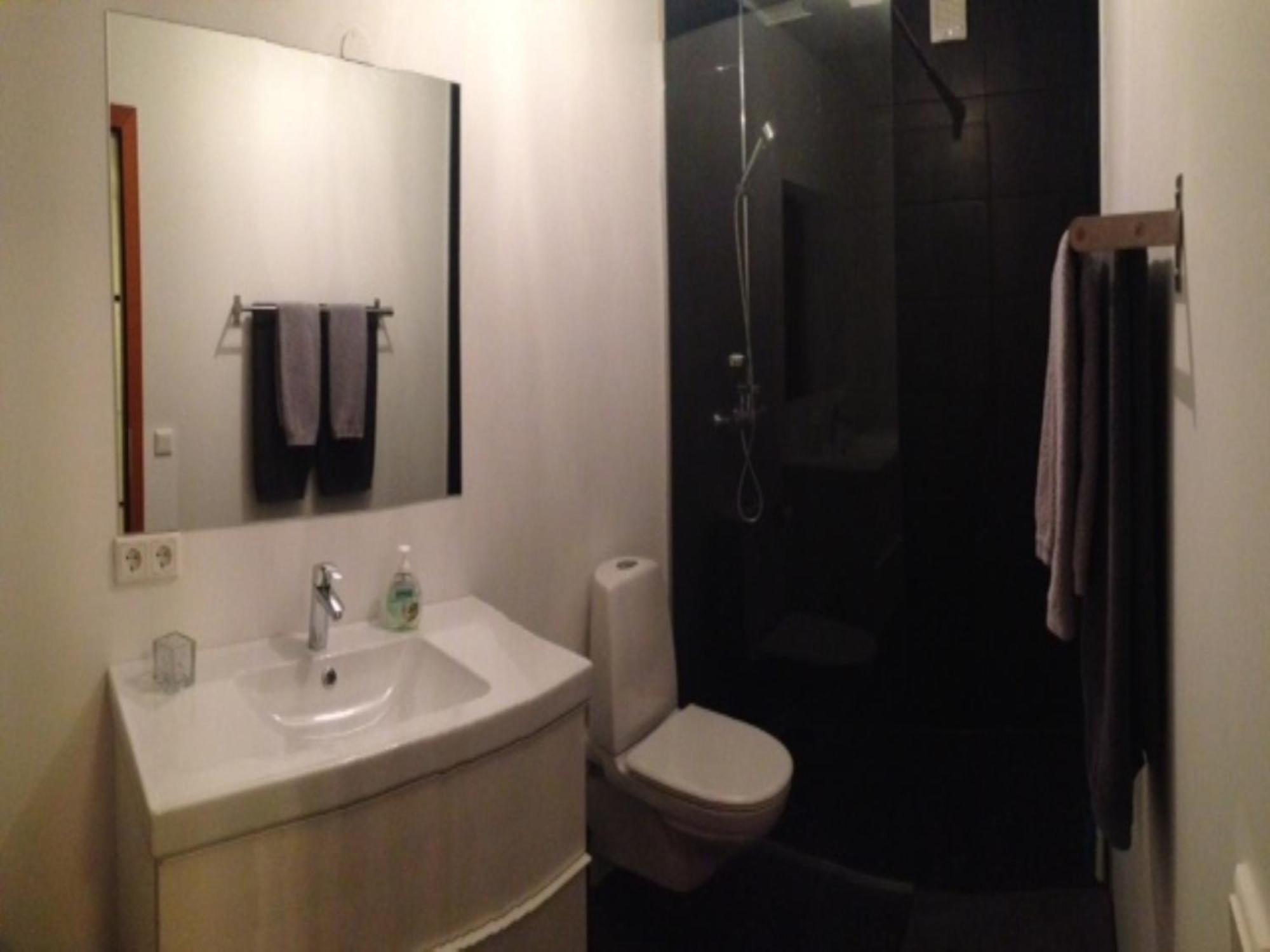 KEF Guesthouse by Keflavík airport