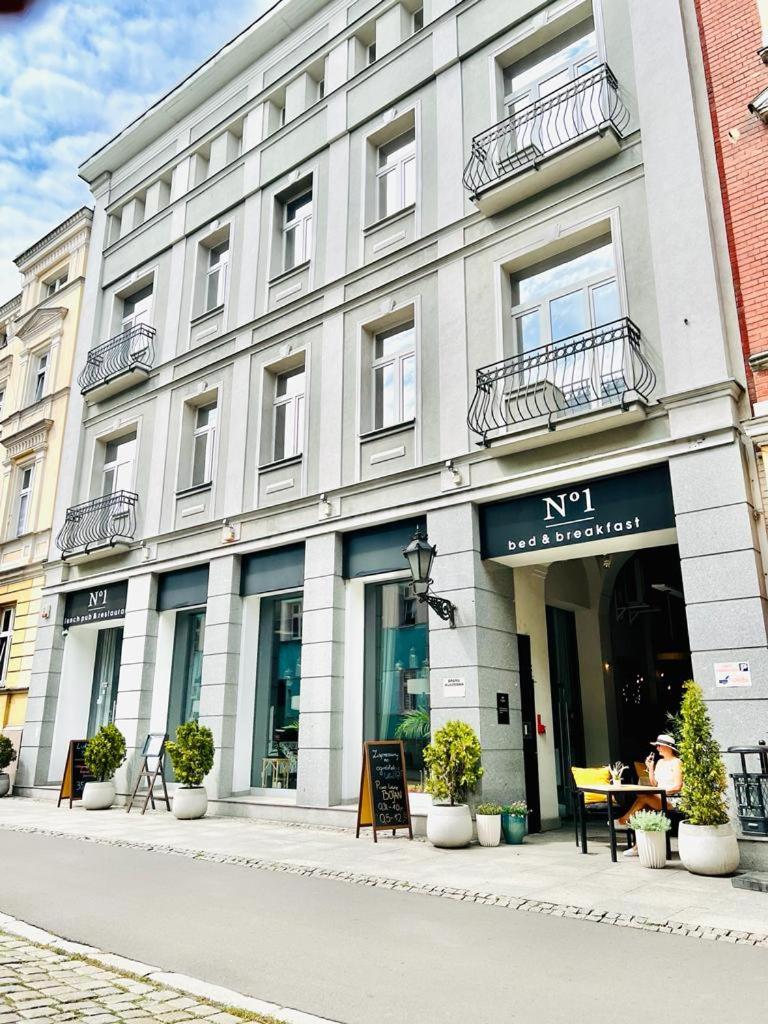 1. No1 Bed & Breakfast Lounge