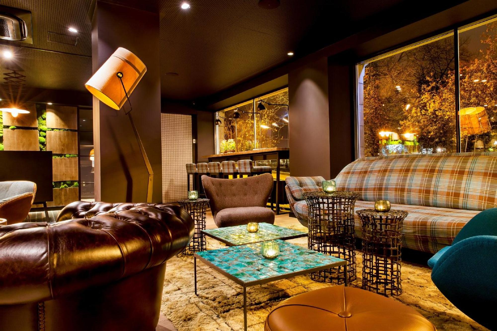 2. Motel One Edinburgh-Royal