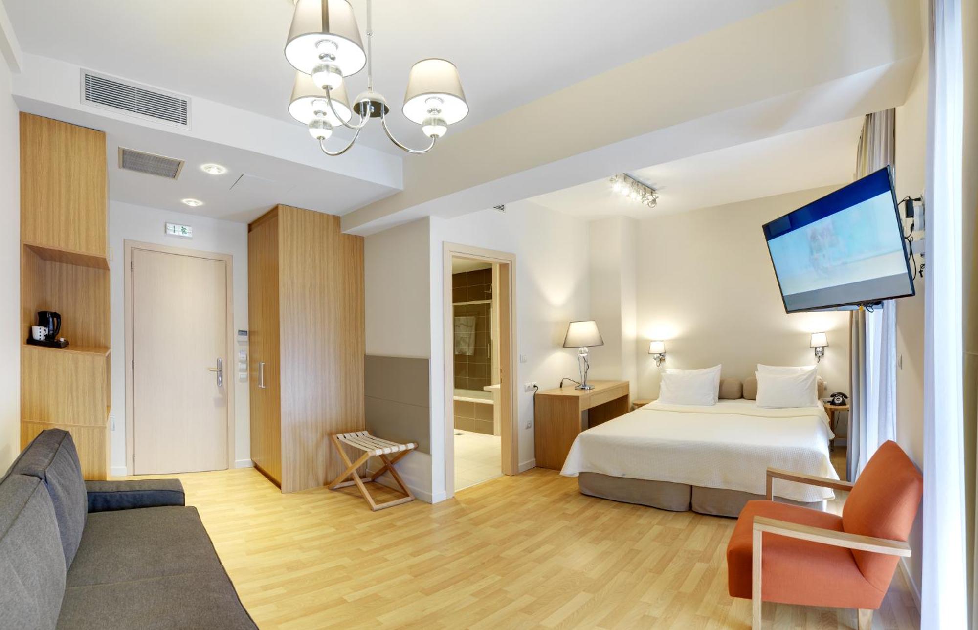 1. Phidias Piraeus Hotel