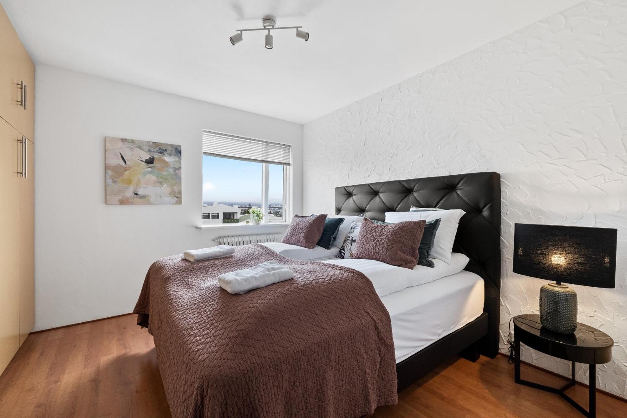 Islands größtes Einkaufszentrum in 8 Minuten zu Fuß – kostenfreies Parken