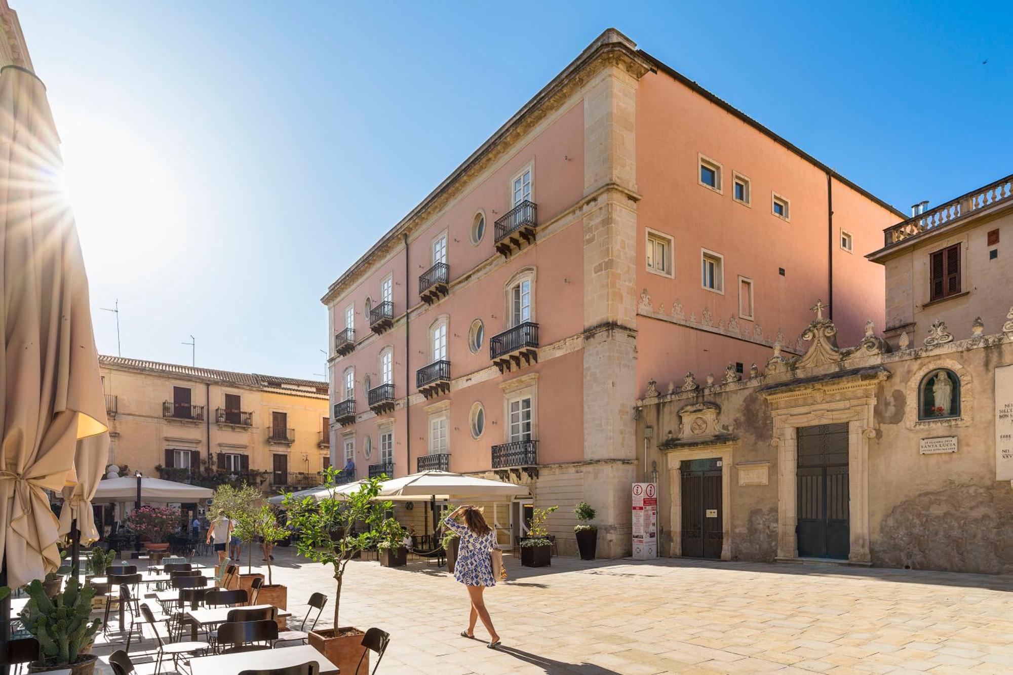 8. Palazzo Artemide