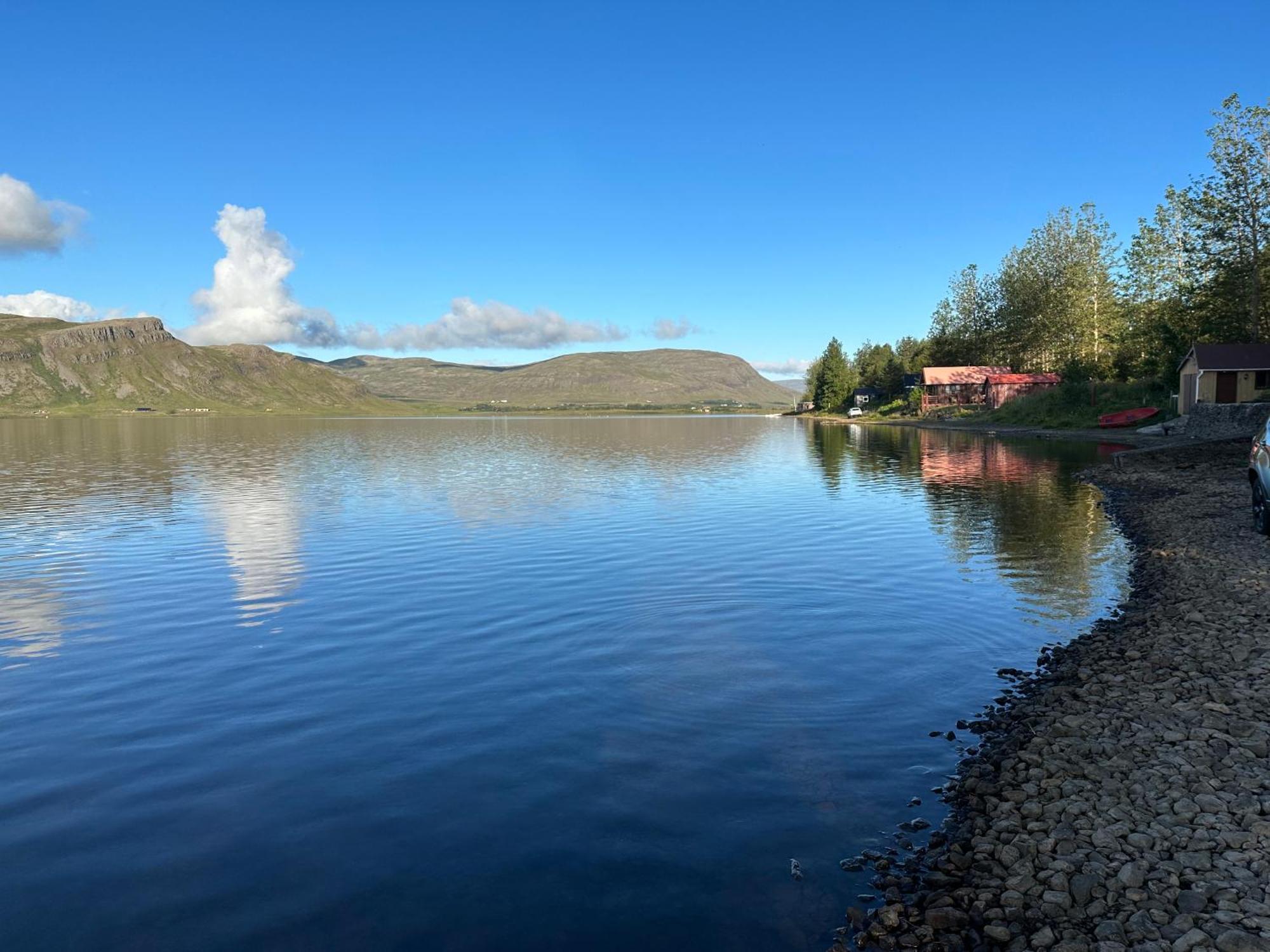 Accogliente baita con vista lago a 45 minuti da Reykjavik