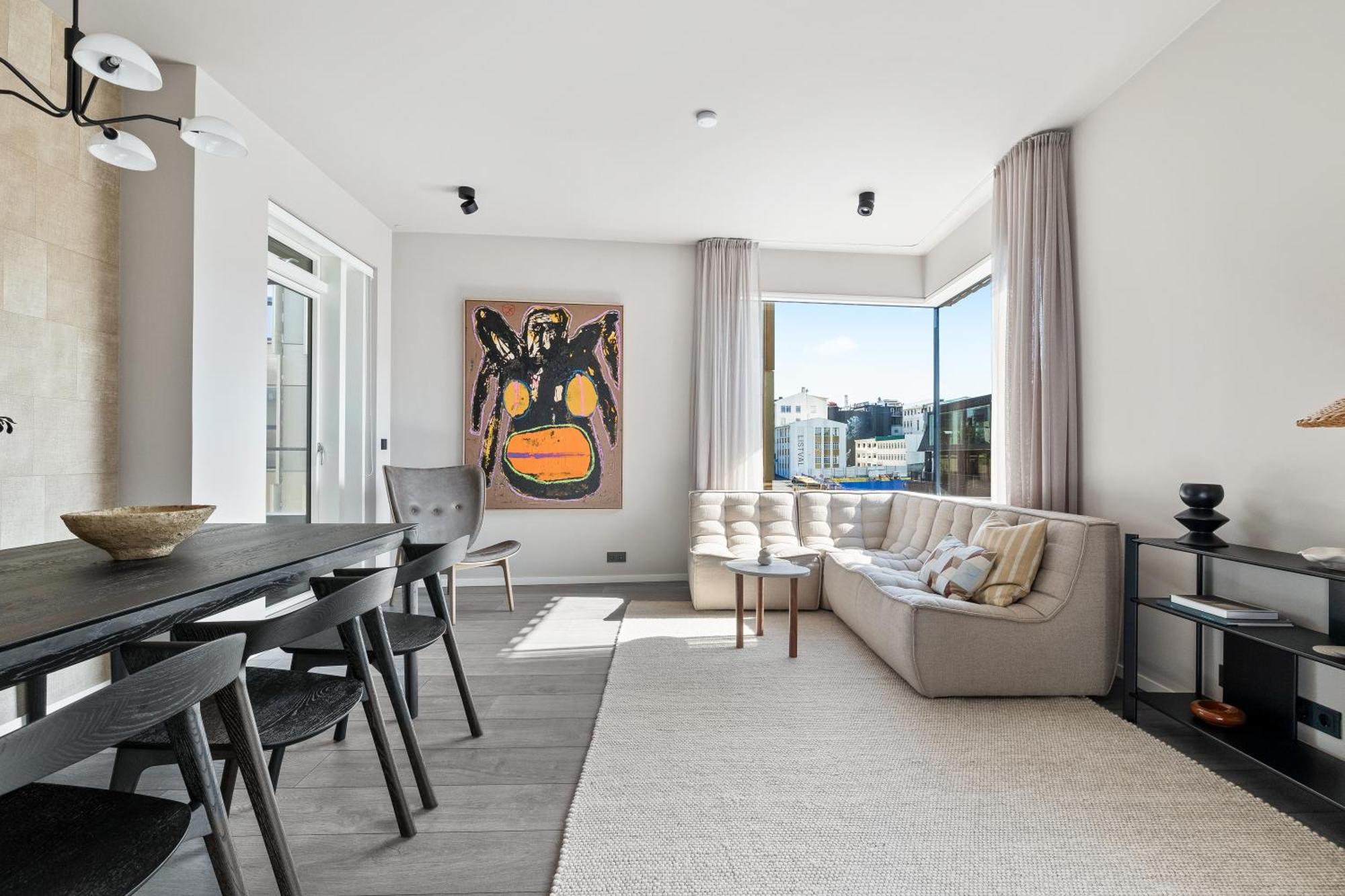 City View Lux in the City Center with Free Parking