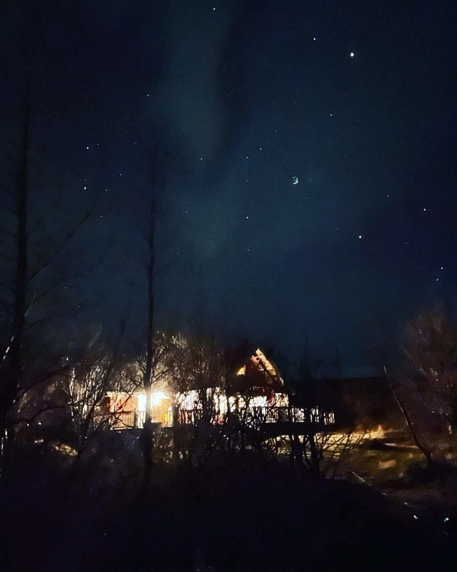 Northen Lights Cabin, Riverside, Mountain view