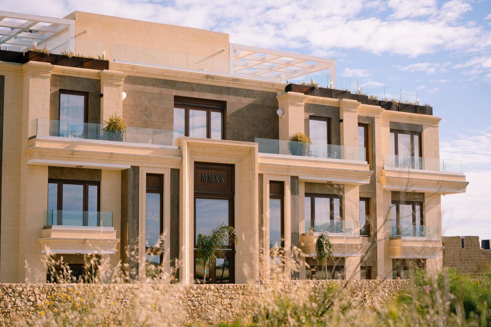 4. Santa Lucia Boutique Hotel