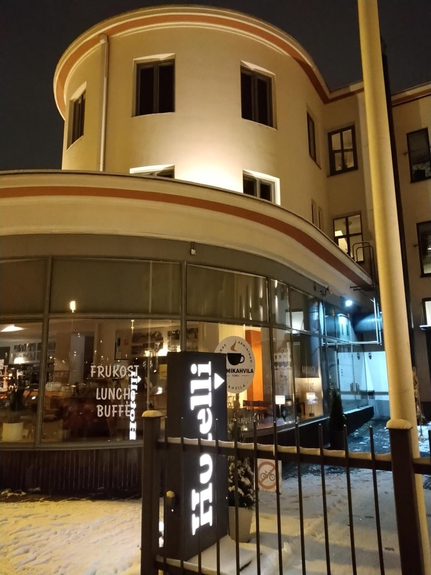 3. Hotel Helmi