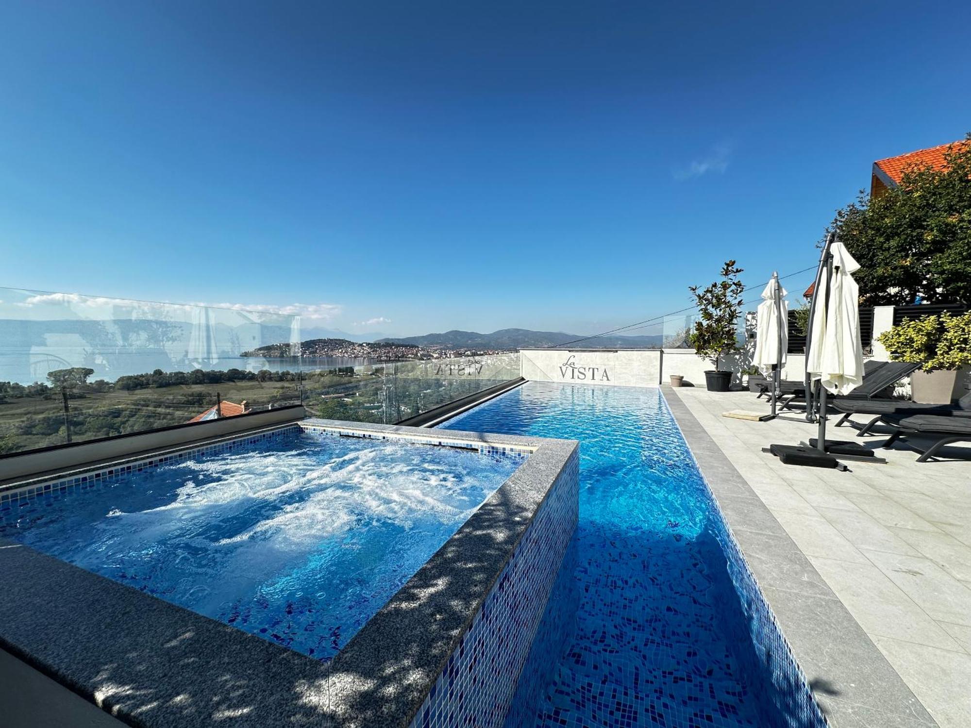 4. La Vista Luxury Villa